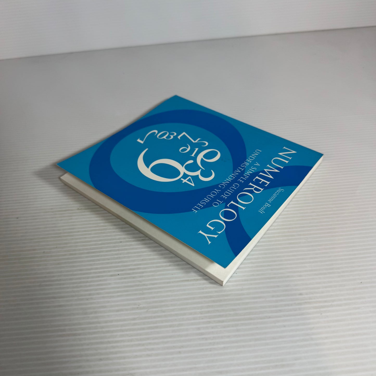 Numerology  : A Simple Guide to Understanding Yourself - Suzanne Boult