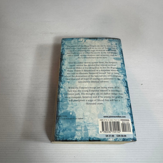 Dragonfly Falling: Shadows Of The Apt Book 2 - Adrian Tchaikovsky