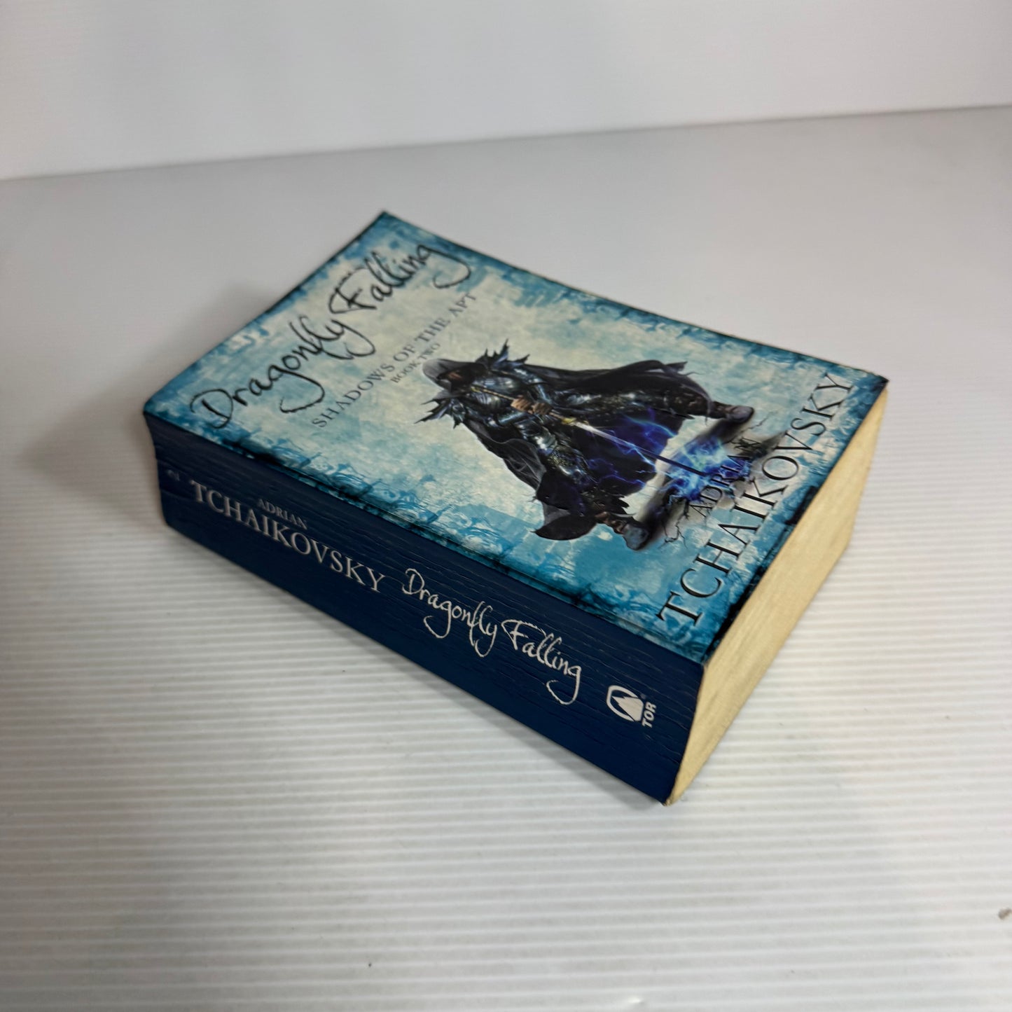 Dragonfly Falling: Shadows Of The Apt Book 2 - Adrian Tchaikovsky