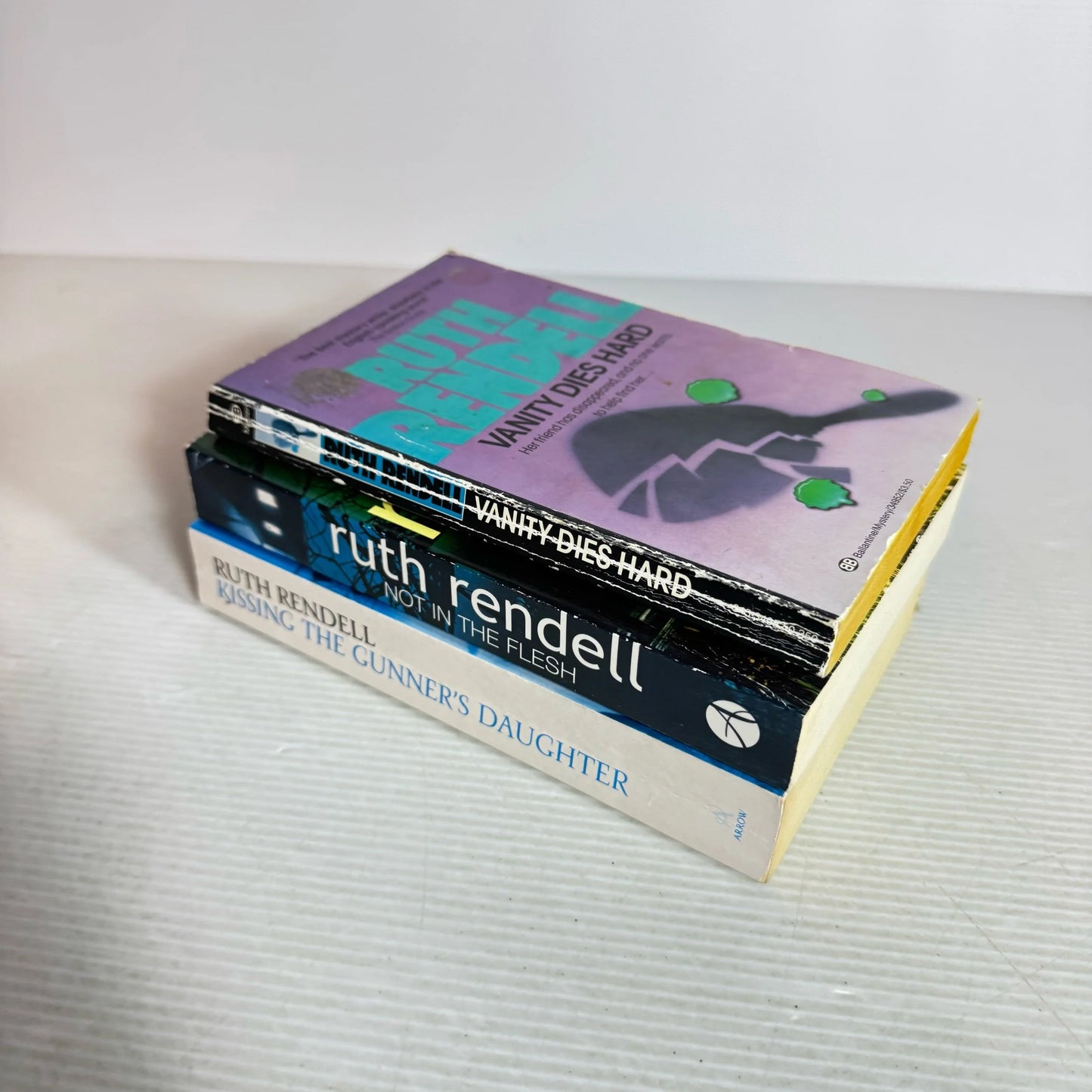 Ruth Rendell Book Bundle x 3 Books : Vanity Dies Hard, Not In the Flesh, Kissing The Gunner's Daughter  (2015)