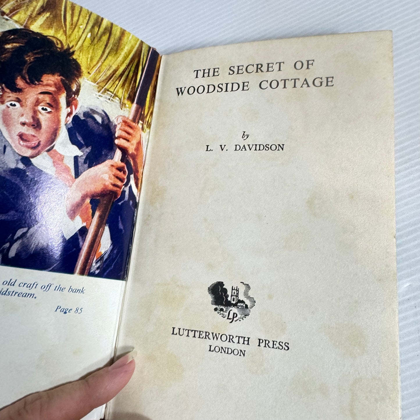 The Secret Of Woodside Cottage - L. V. Davidson (Vintage 1966)
