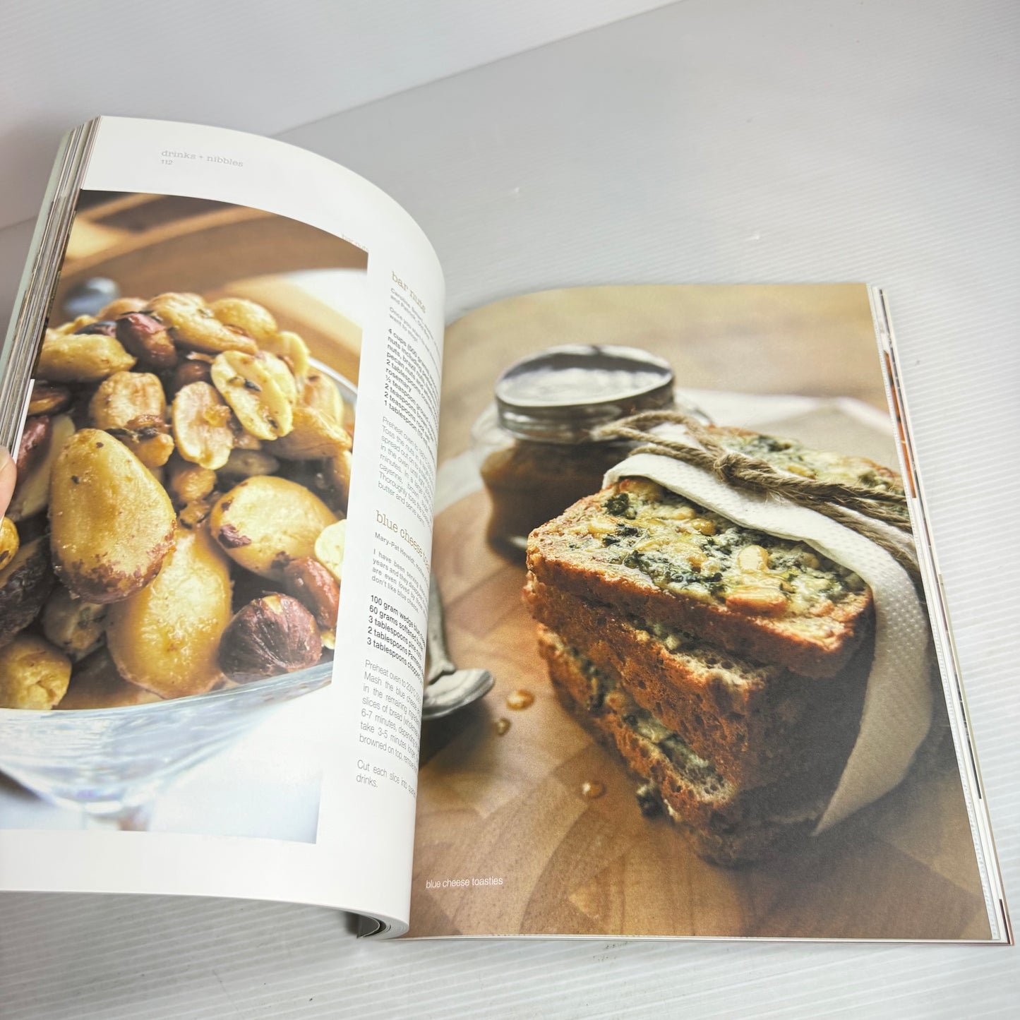 New Zealand Cookbook Bundle x 3 : Everyday Epicurean - Catherine Bell, Combined - St Margaret's College & Christ's College, Taste Favourites - Allyson Grofton, Jennifer Yee, Laurie Black, Tracey Sunderland (2943)