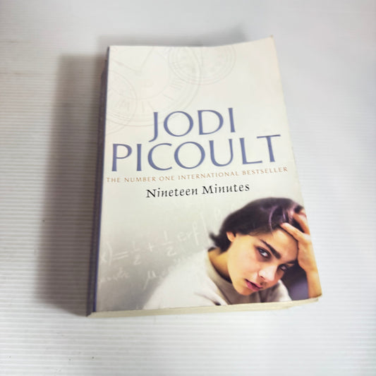 Nineteen Minutes - Jodi Picoult