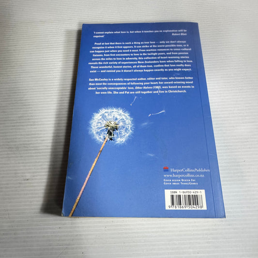 Totally Devoted : New Zealanders Share Their True Love Stories - Sue McCauley
