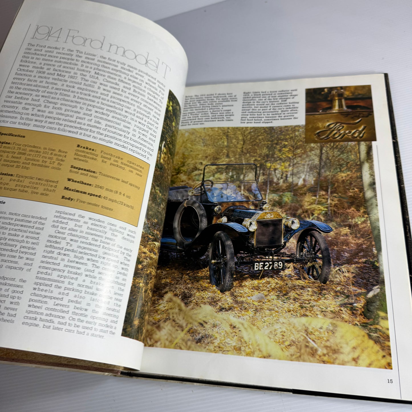 Vintage Car Book Bundle x 2 : Vintage Cars in Colour & Best Loved Cars of the World (3248)