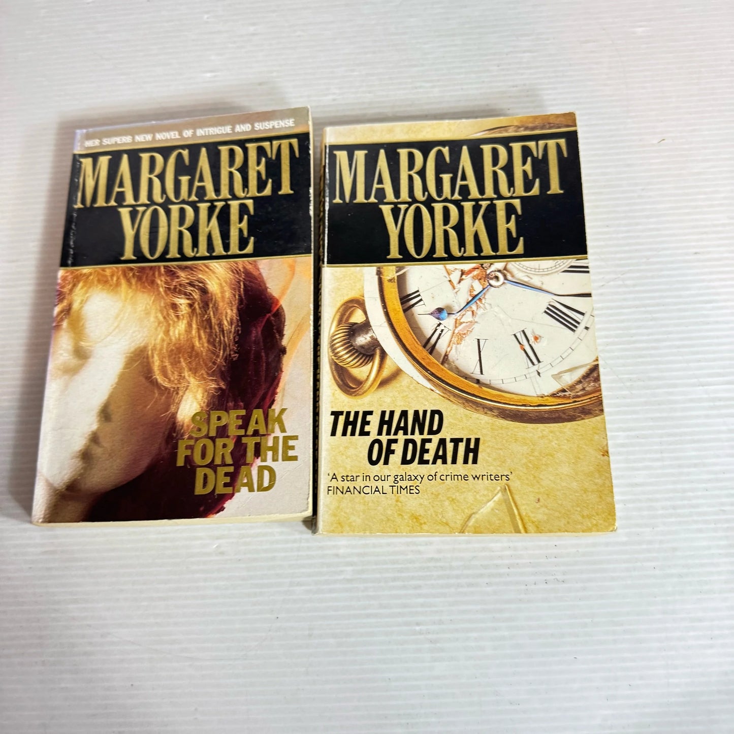Margaret Yorke Book Bundle x 2 Books : The Hand of Death & Speak For The Dead (312)