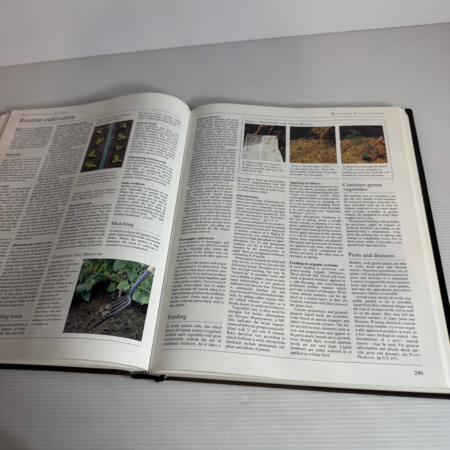 The Reader's Digest Encyclopaedia Of Gardening