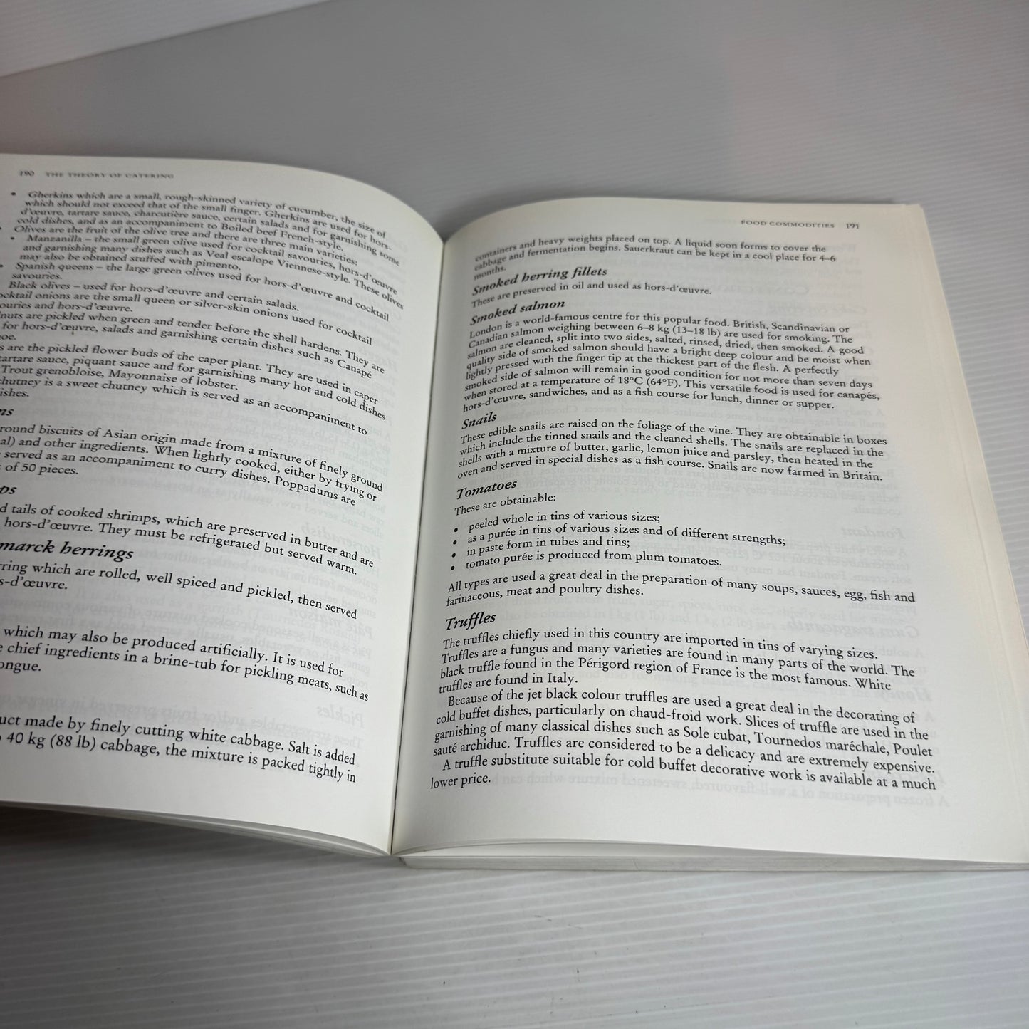 The Theory Of Catering (8th Edition) - Ronald Kinton, Victor Ceserani & David Foskett