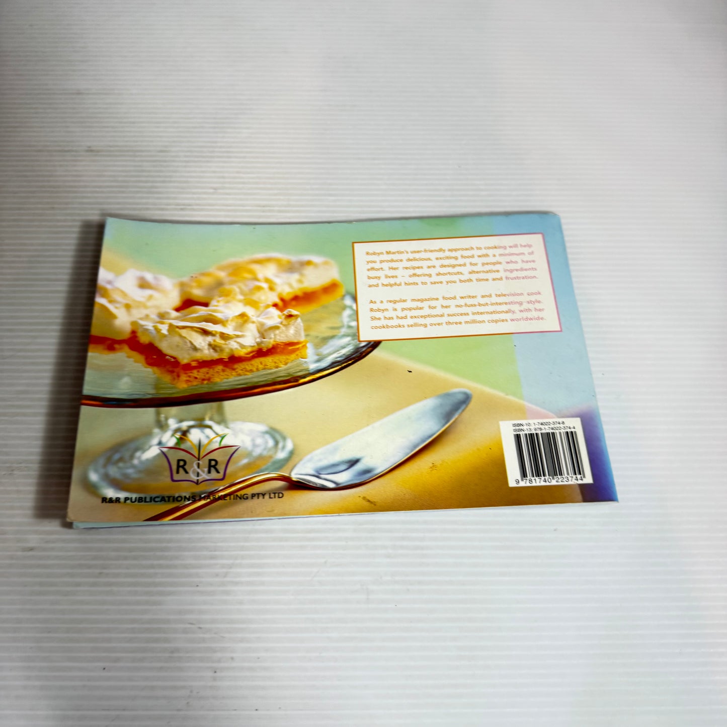 Scrummy Slices - Robyn Martin
