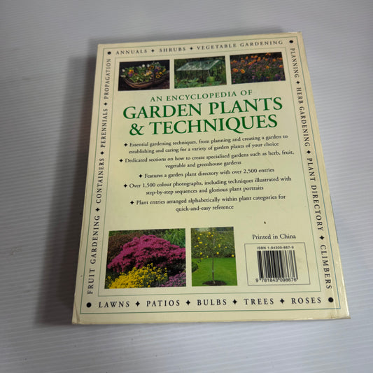 An Encyclopaedia of Garden Plants & Techniques - Andrew Mikolajski & Jonathan Edwards