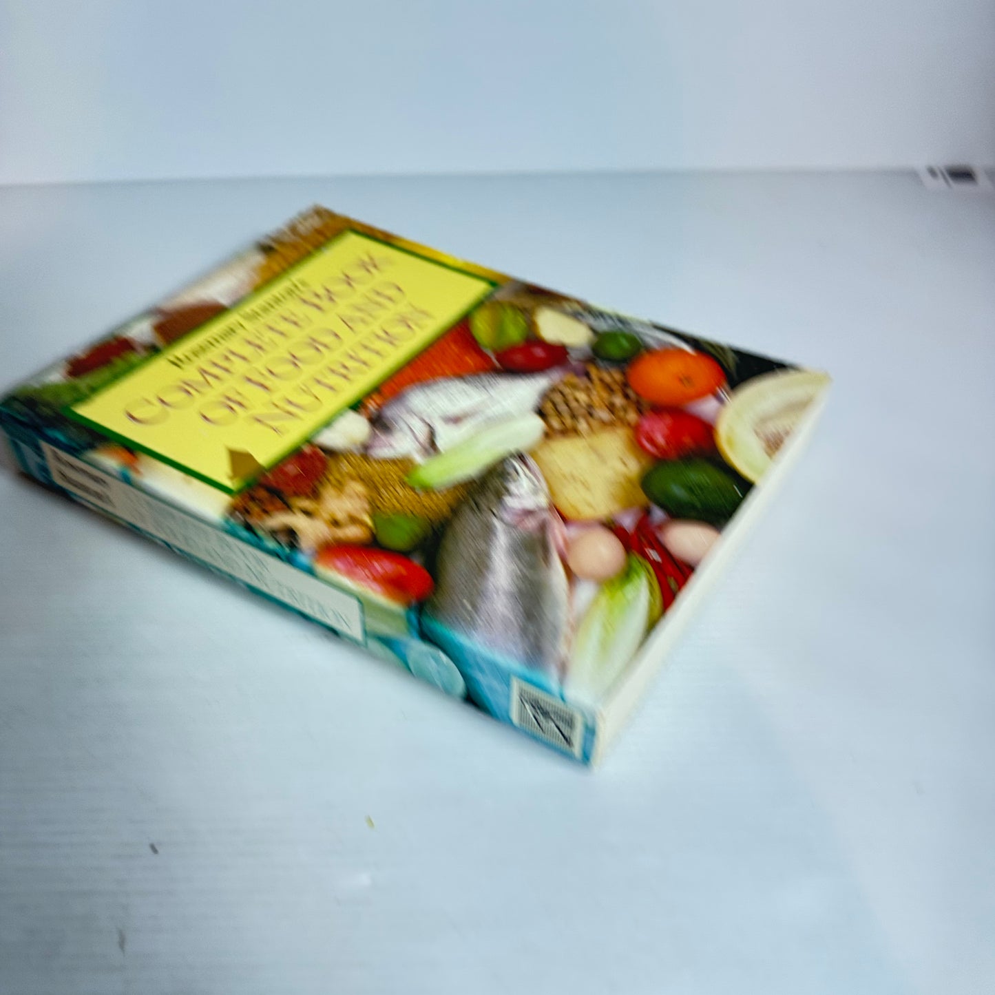 Rosemary Stanton's Complete Book of Food and Nutrition (Vintage 1992)