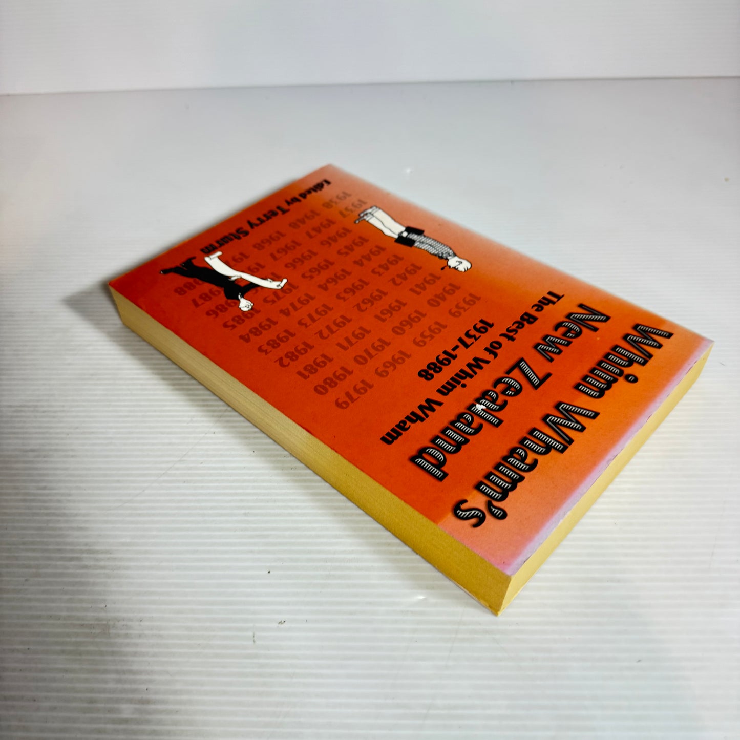 Whim Wham's New Zealand : The Best of Whim Wham 1937-1988 - Edited by Terry Sturm