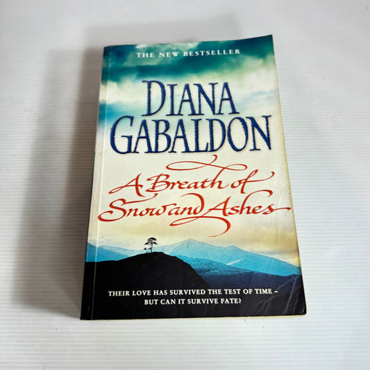 A Breath of Snow and Ashes - Diana Gabaldon