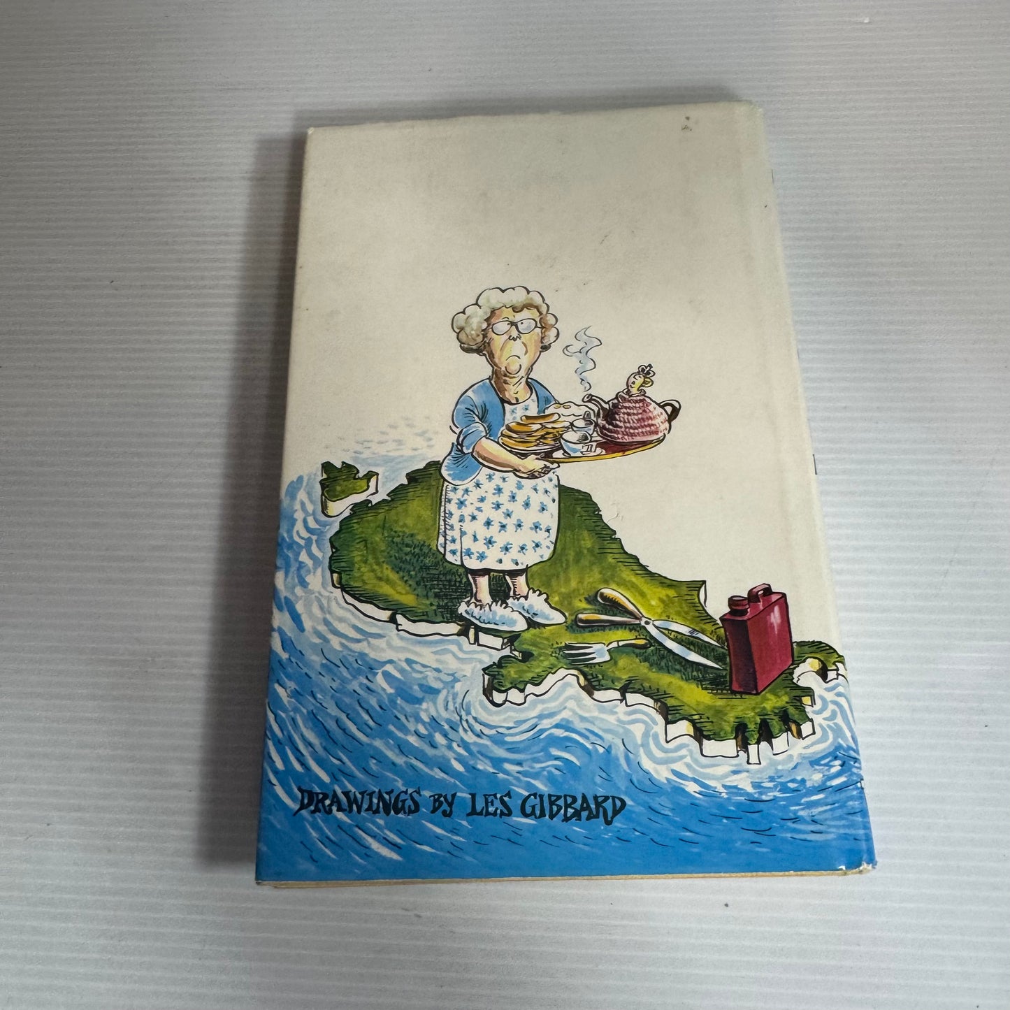 The Half-Gallon Quarter-Arce Pavlova Paradise - Austin Mitchell (Vintage 1973)