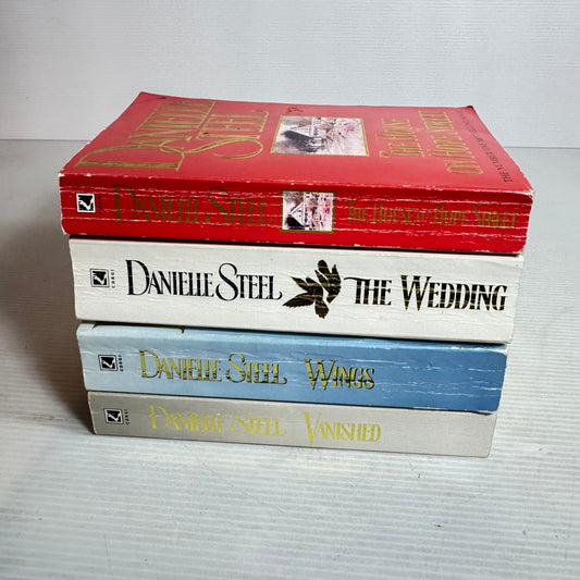 Danielle Steel Book Bundle x 4 : The Wedding, Vanished, The House of Hope Street, Wings (2844)