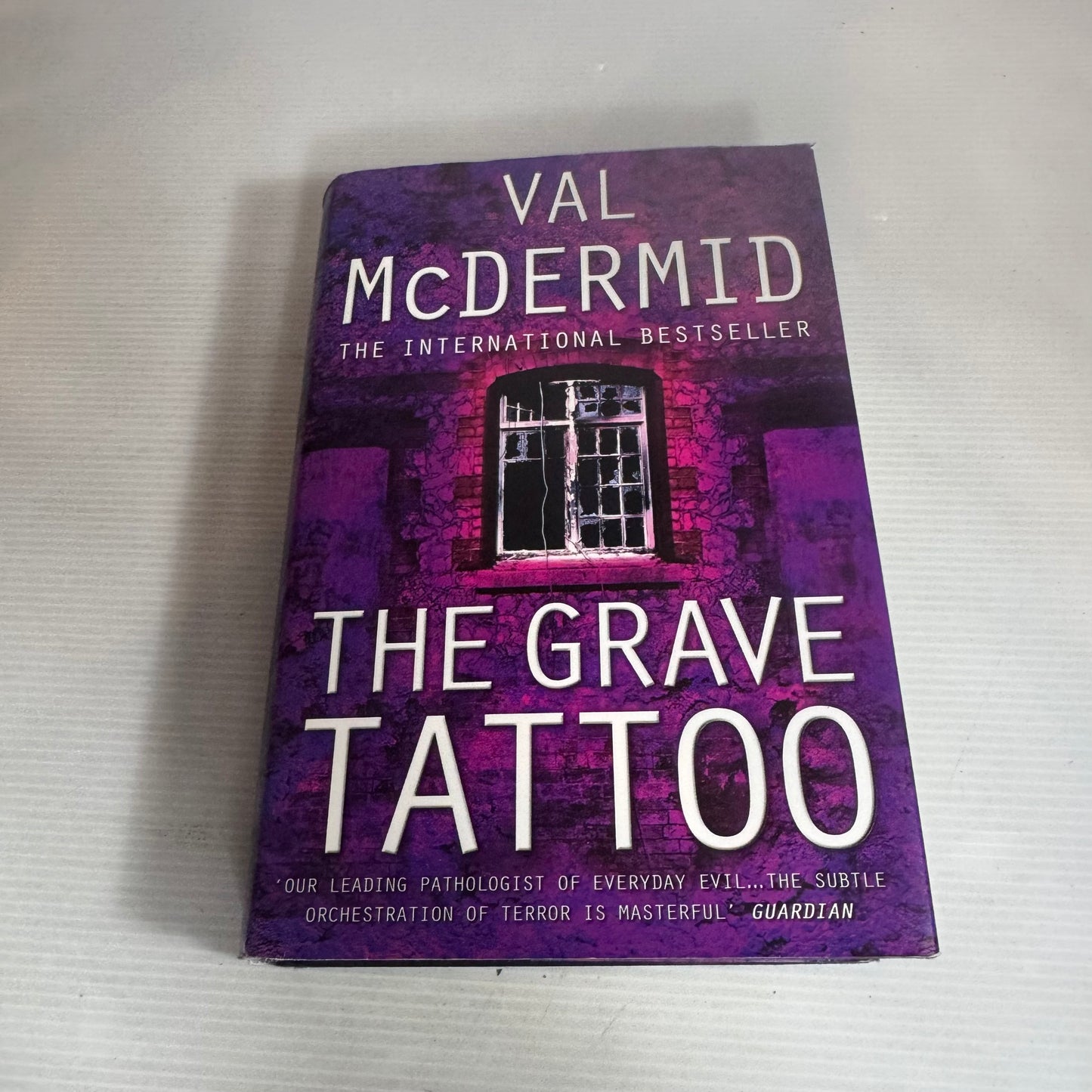 The Grave Tattoo - Val McDermid
