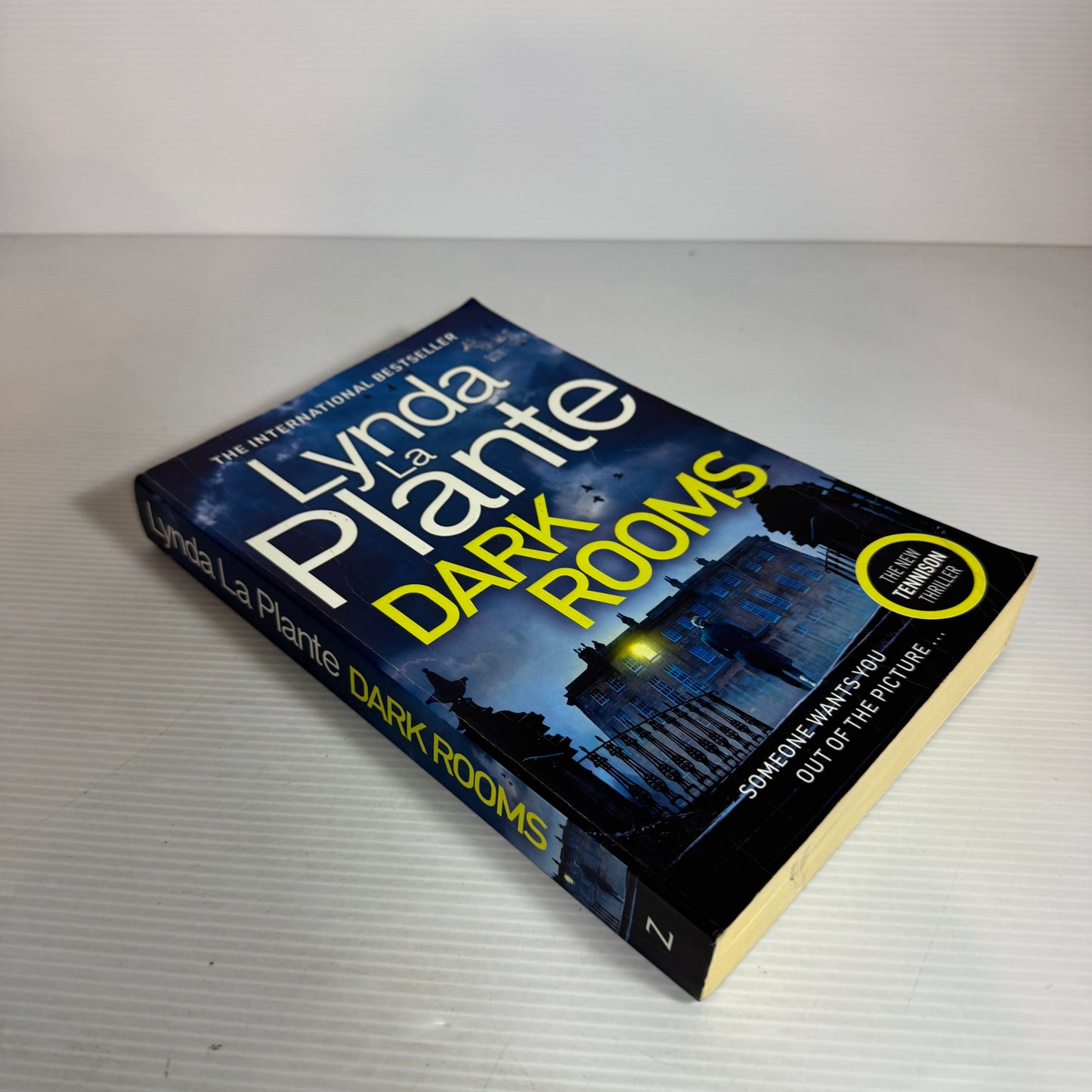 Dark Rooms - Lynda La Plante