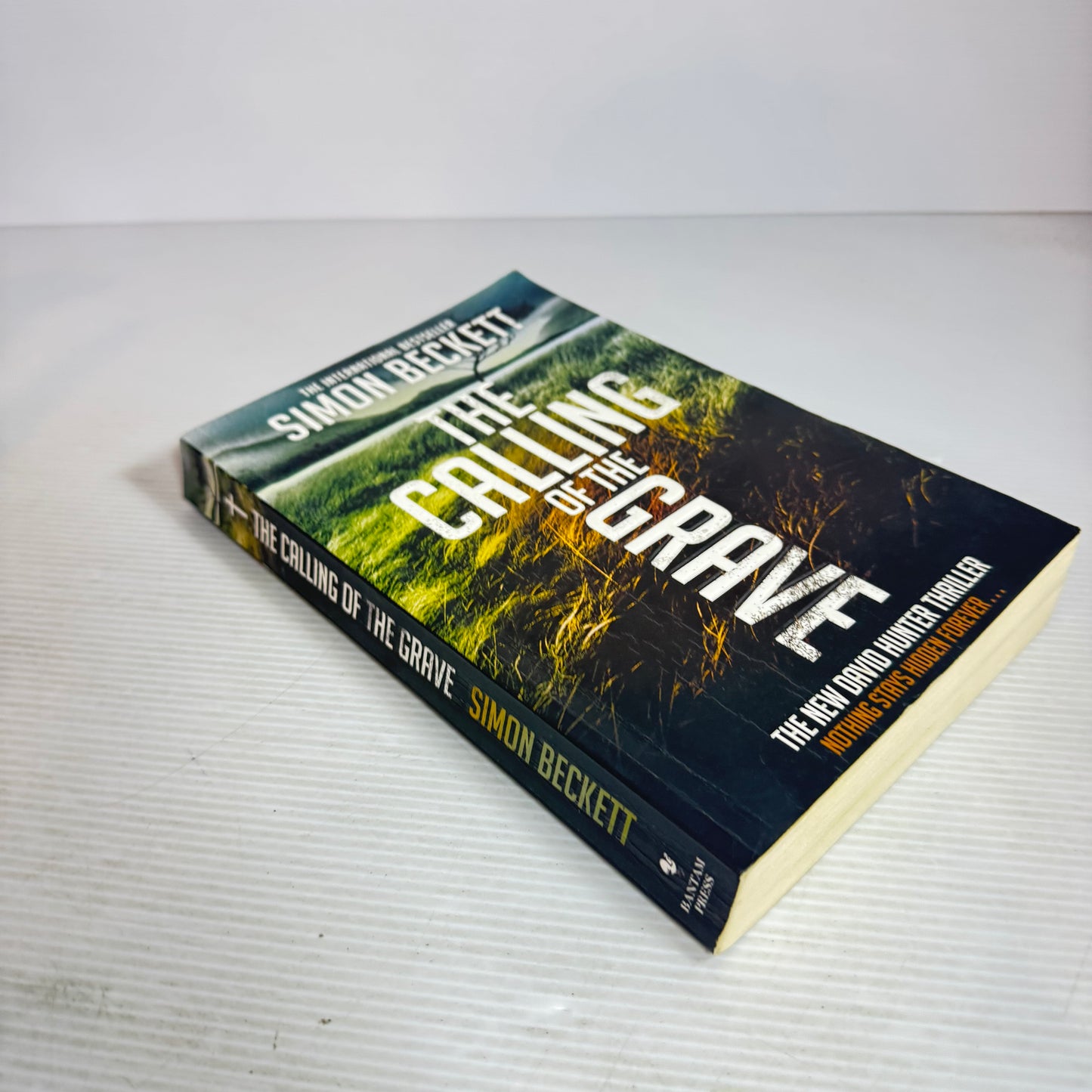 The Calling of the Grave - Simon Beckett