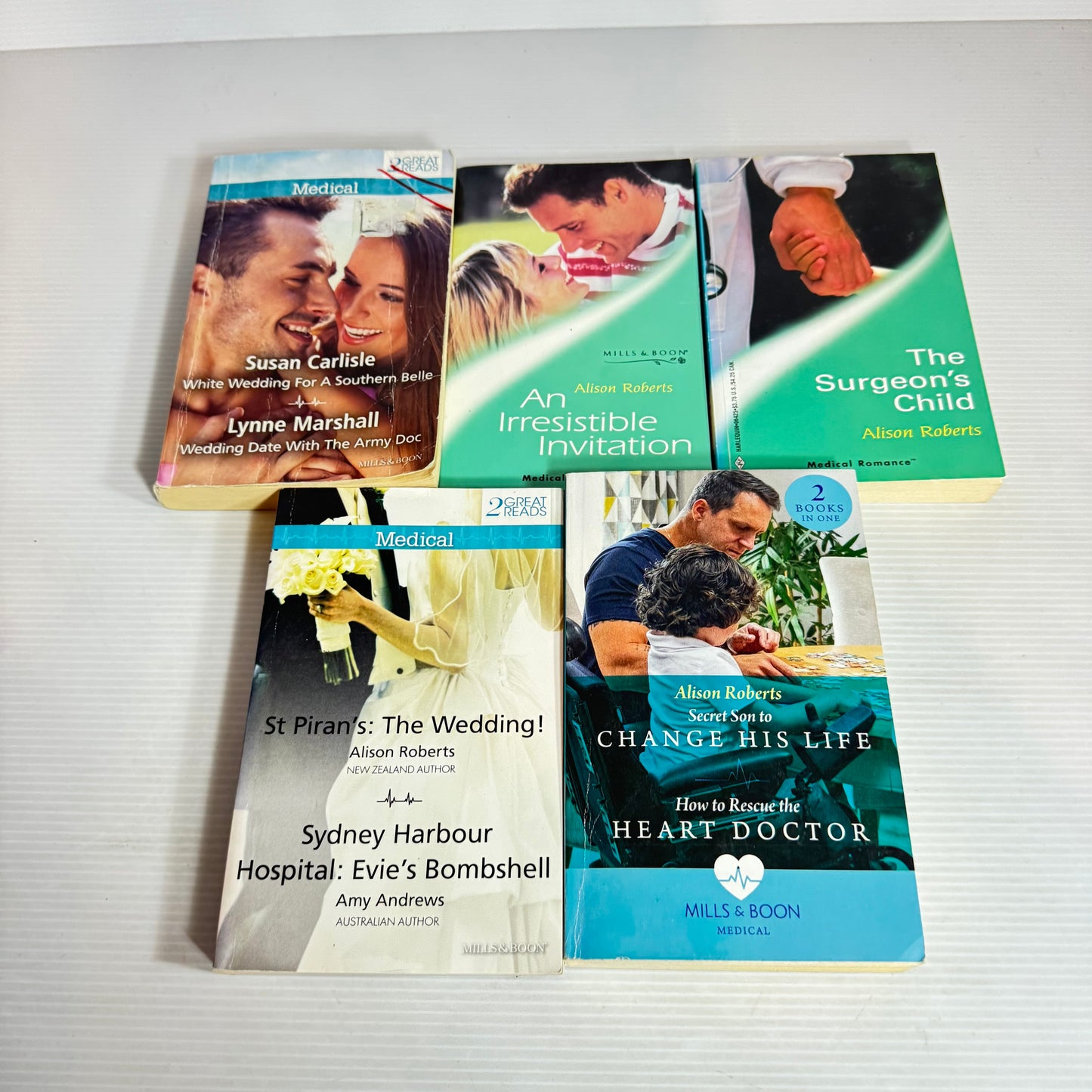 Mills & Boon Medical Romance Book Bundle 5 x Books 8 x Stories (2494)