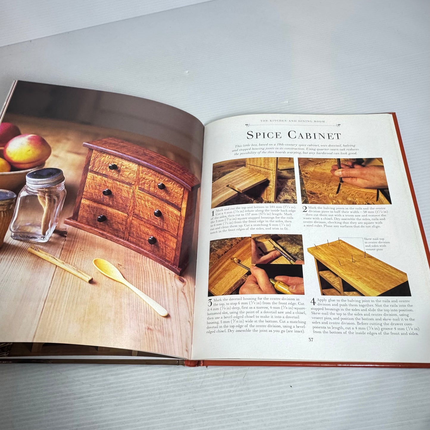 Traditional Woodworking : The Kitchen And Dining Room (Vintage 1988)