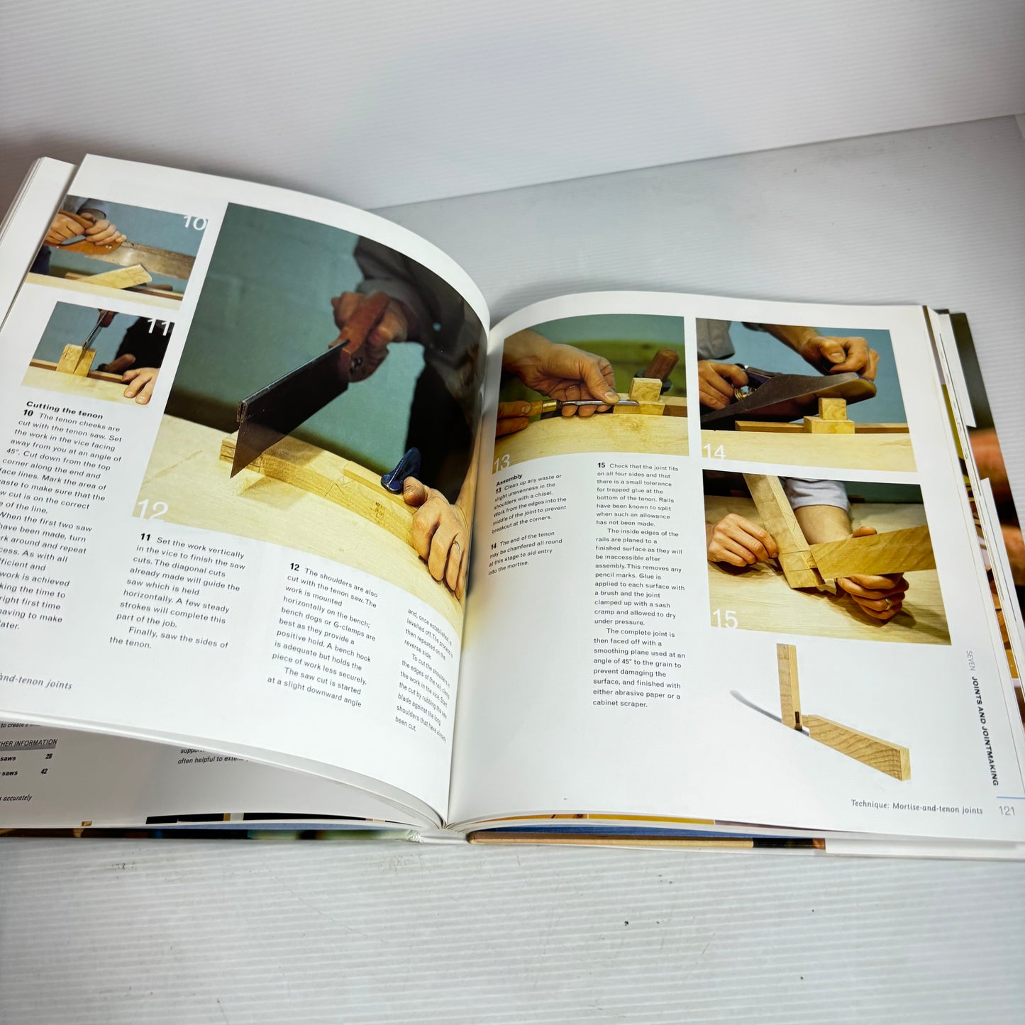 The Hamlyn Book of Woodworking : All The Essential Skills for Working In Wood
