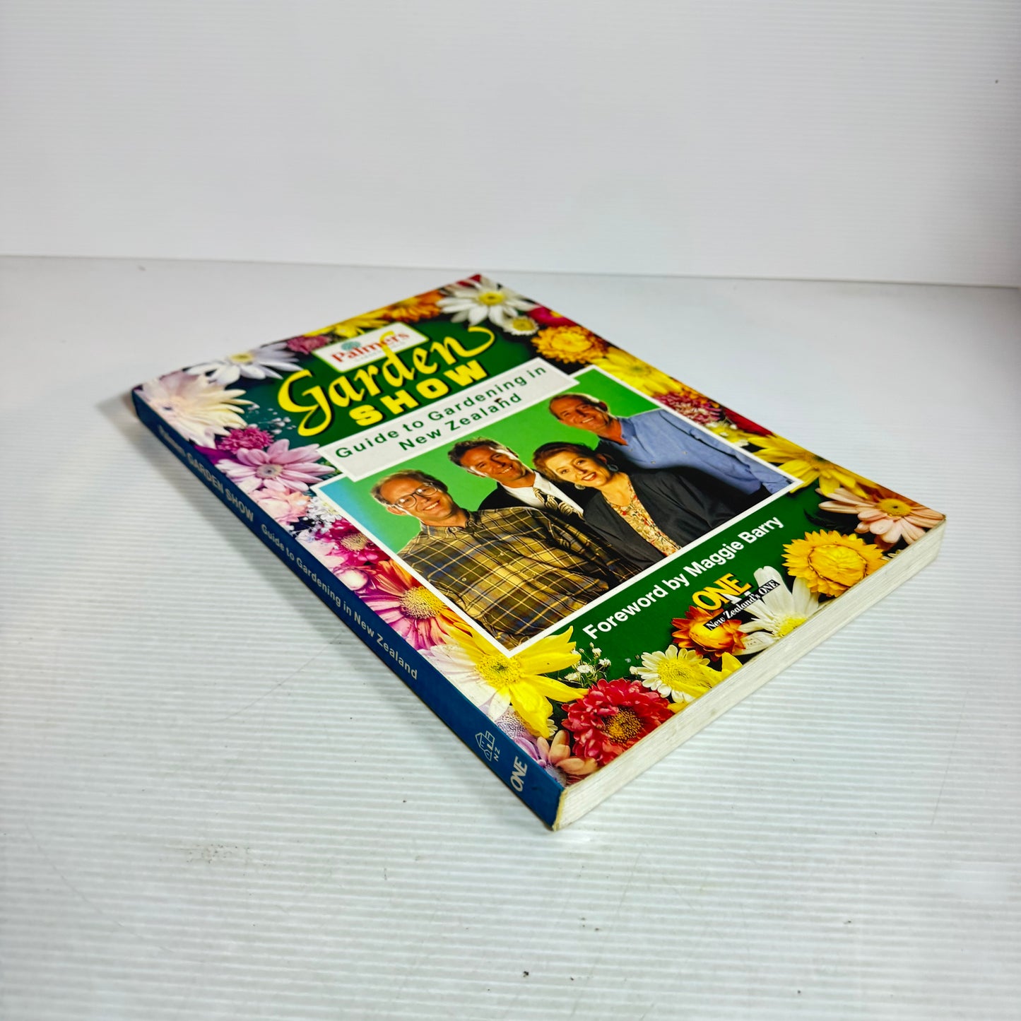 Palmers Garden Show : Guide to Gardening in New Zealand - Forward by Maggie Barry (Vintage 1993)