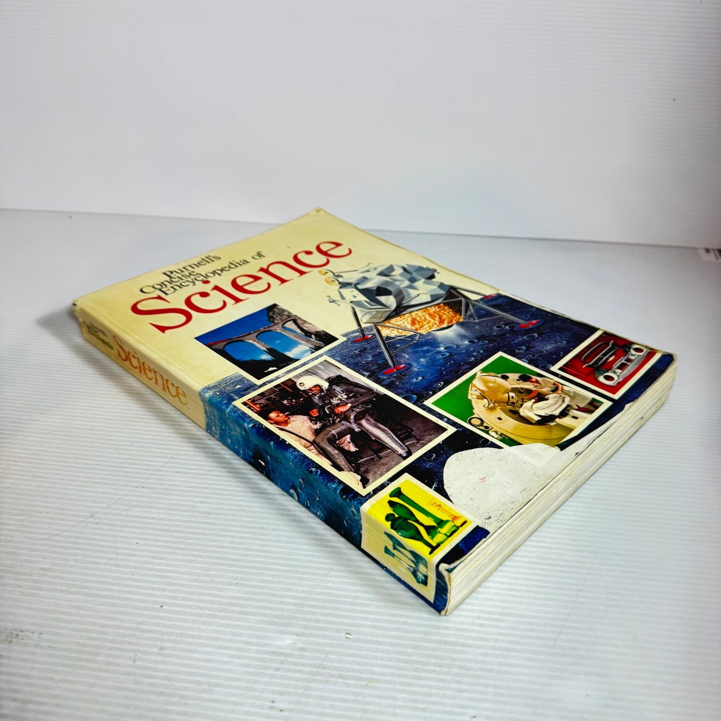 Purnell's Concise Encyclopaedia of Science (Vintage 1974)
