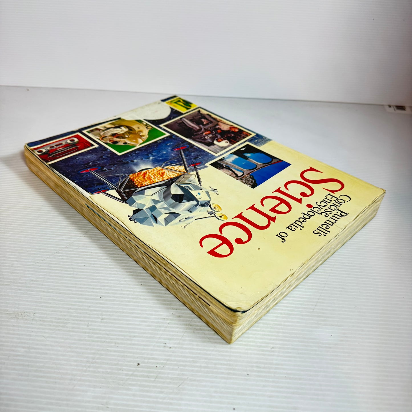 Purnell's Concise Encyclopaedia of Science (Vintage 1974)