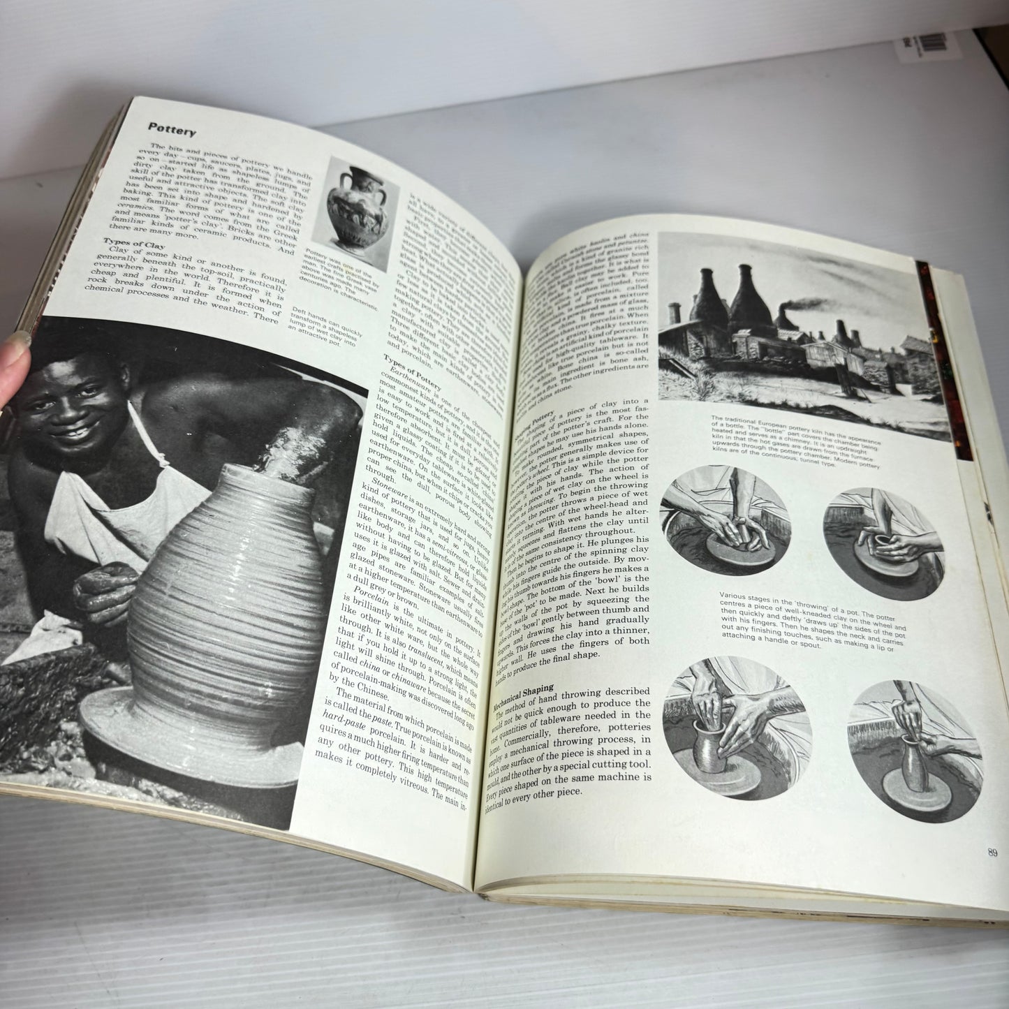 Purnell's Concise Encyclopaedia of Science (Vintage 1974)