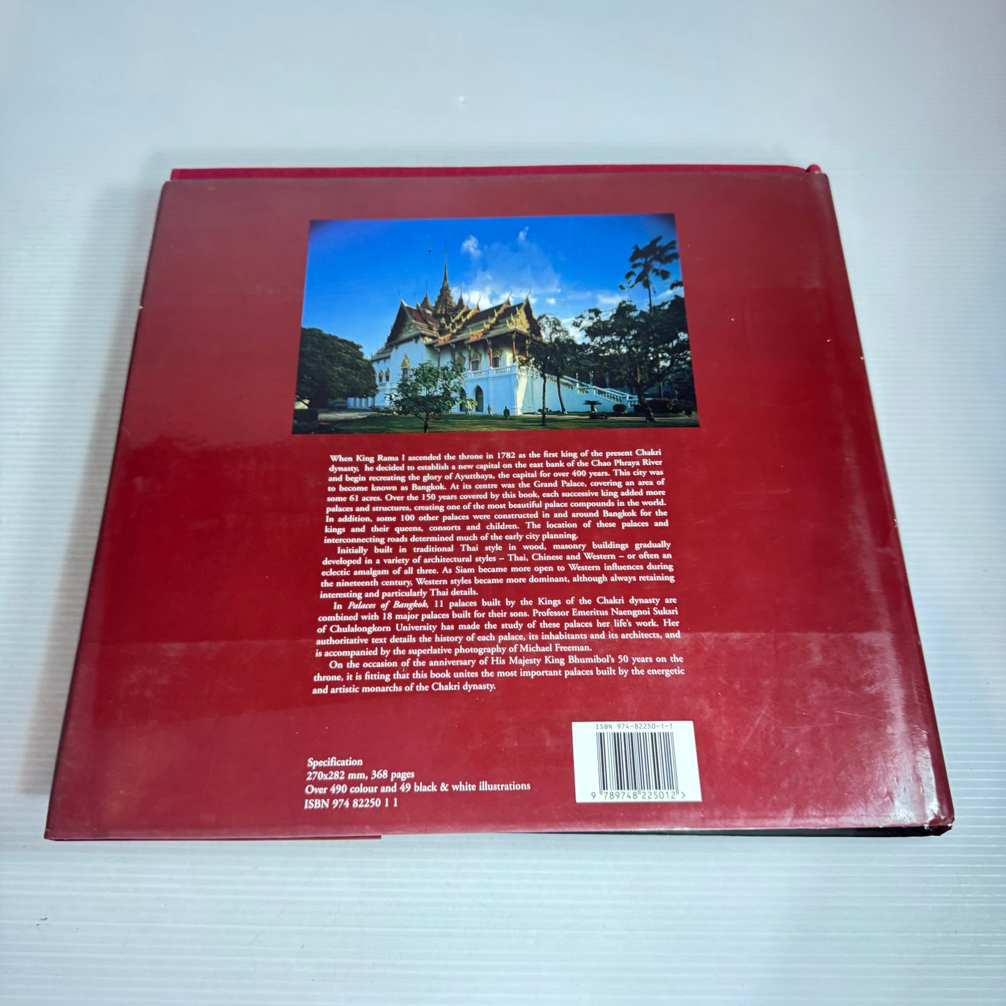Palaces of Bangkok : Royal Residences of the Chakri Dynasty - Naengnoi Suksri & Michael Freeman (Vintage 1996)
