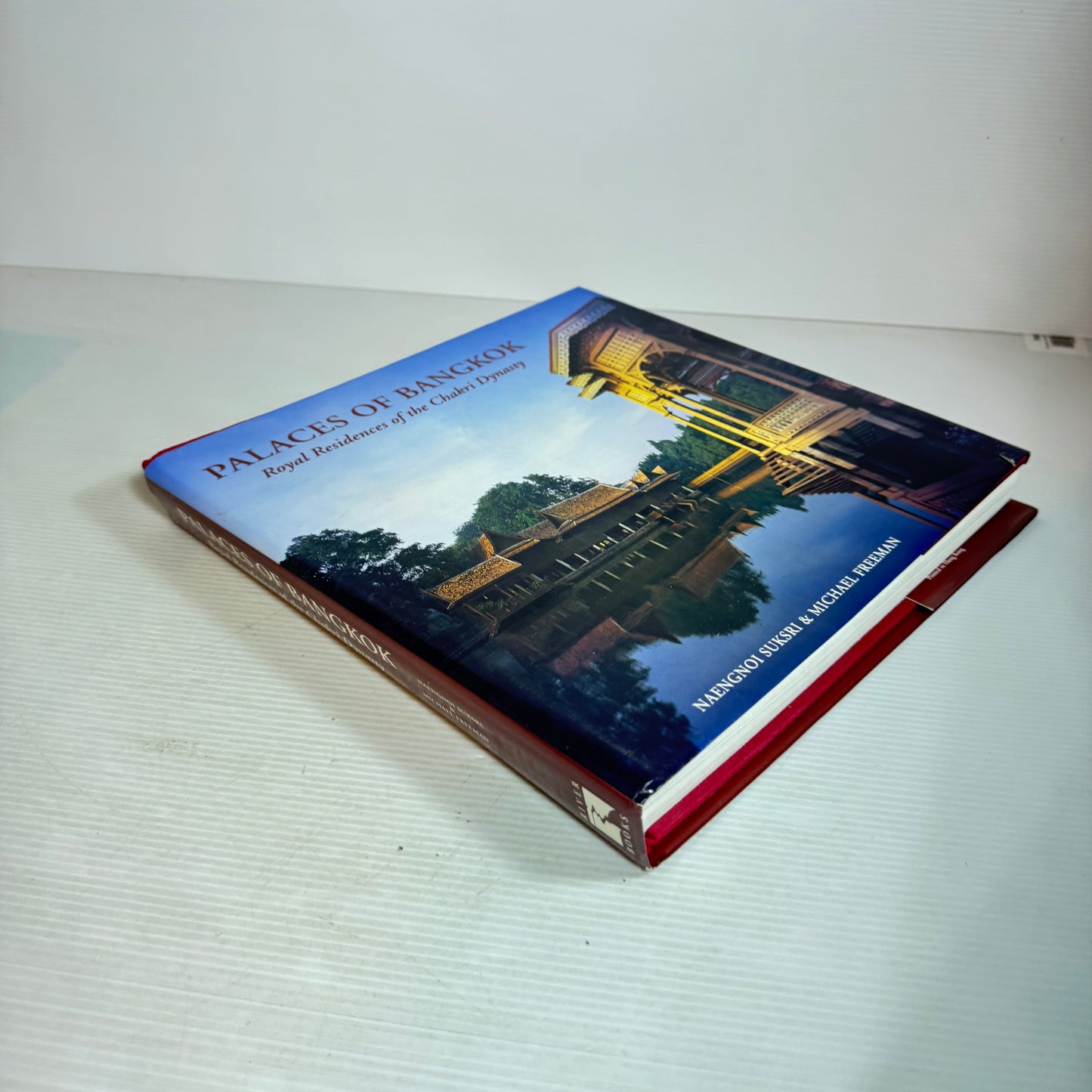 Palaces of Bangkok : Royal Residences of the Chakri Dynasty - Naengnoi Suksri & Michael Freeman (Vintage 1996)