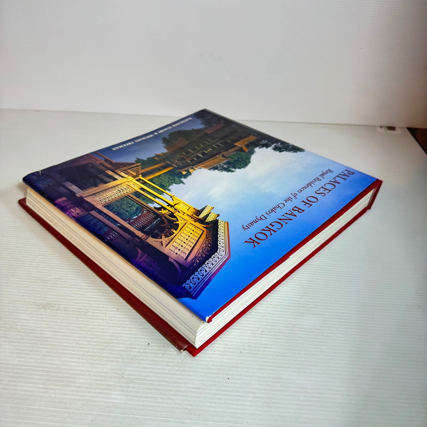 Palaces of Bangkok : Royal Residences of the Chakri Dynasty - Naengnoi Suksri & Michael Freeman (Vintage 1996)