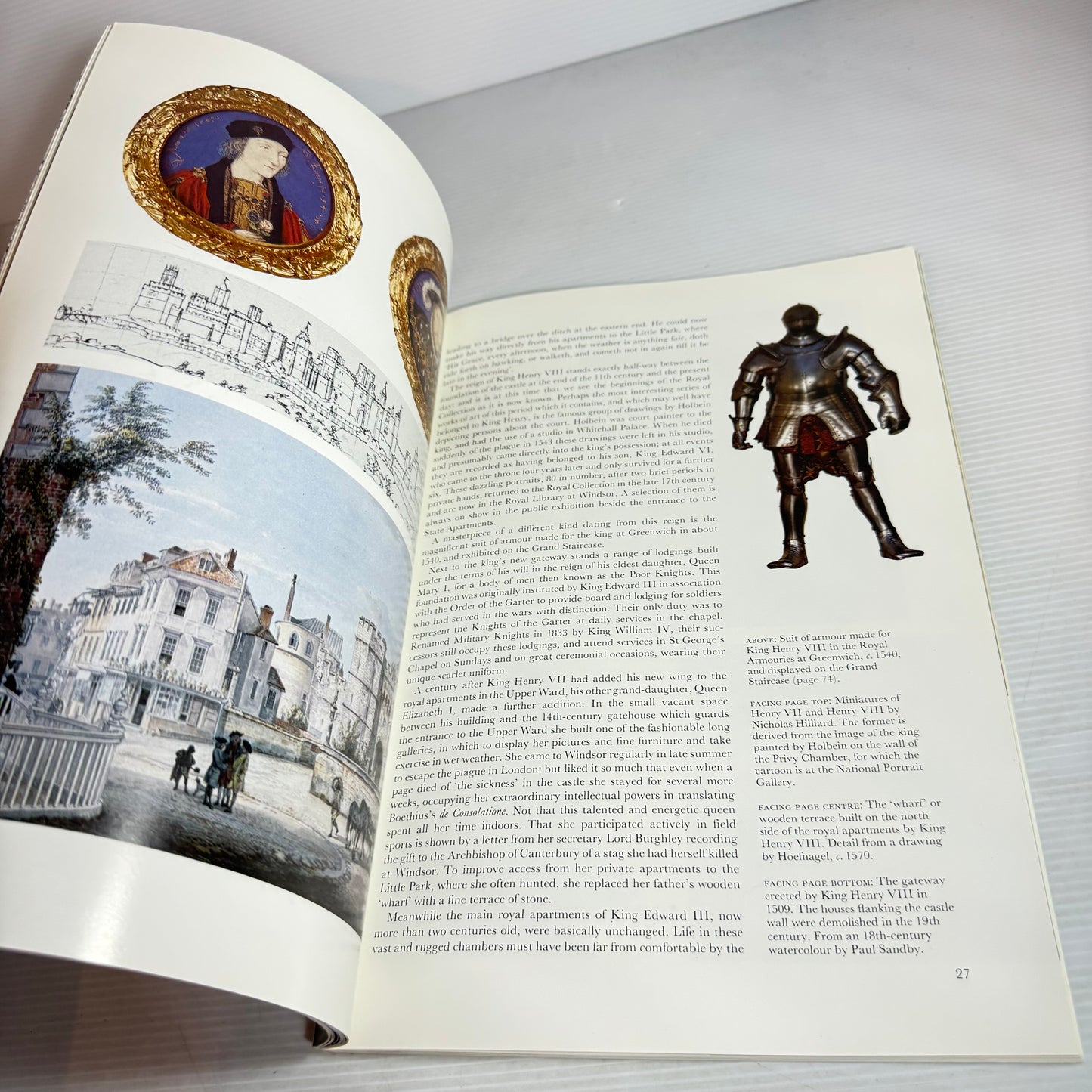 The History & Treasures of Windsor Castle - Robin Mackworth-Young