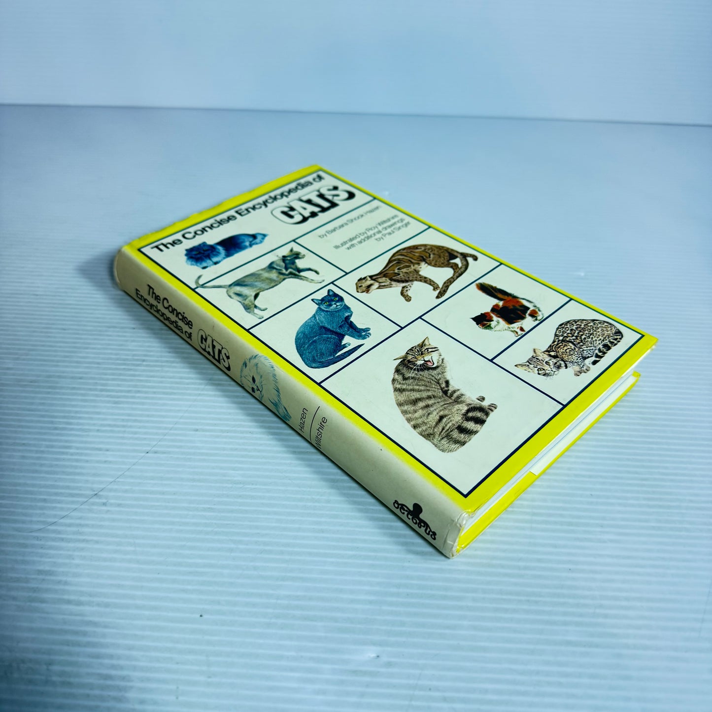 The Concise Encyclopedia Of Cats - Barbara Shook Hazen (Vintage 1974)