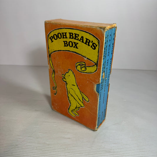 Pooh Bear's Box : 4 Books The House at Pooh Corner, Now We Are Six, Winnie-The-Pooh, When We Were Very Young - A. A. Milne (Vintage 1972)