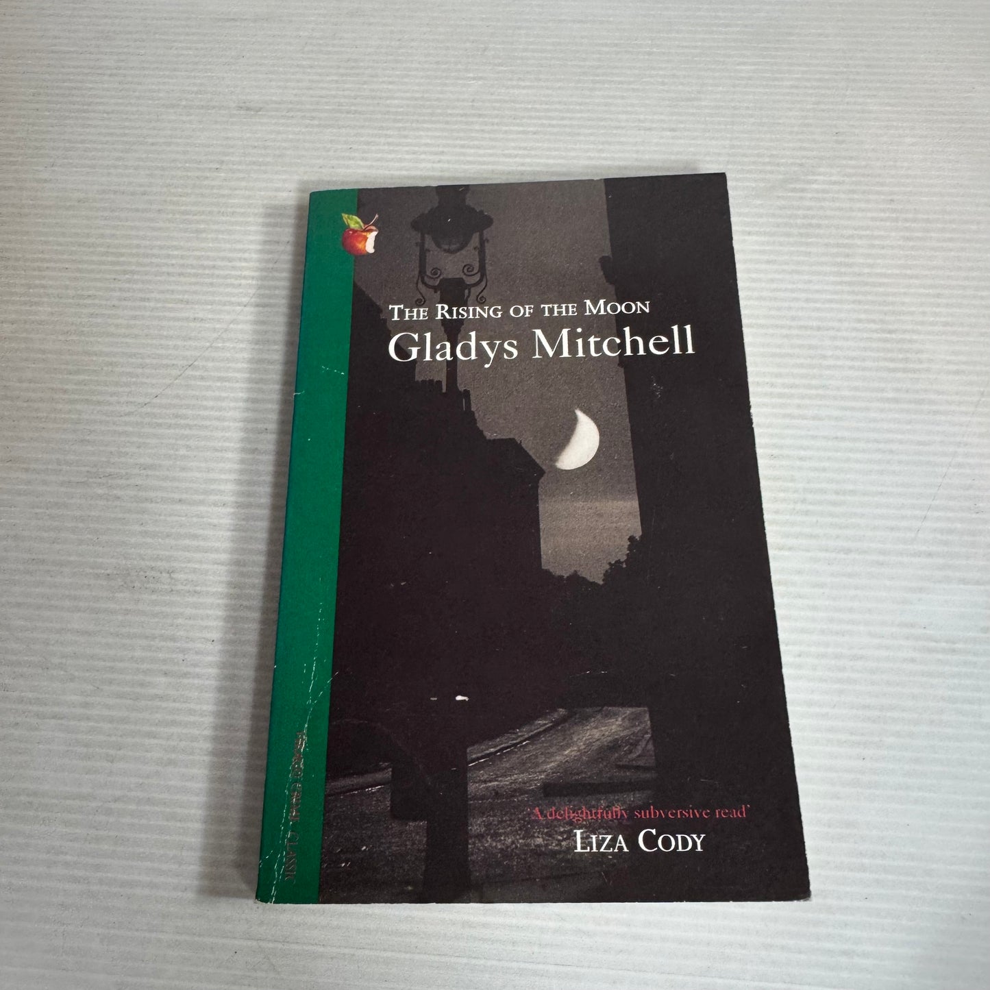 The Raising Of The Moon - Gladys Mitchell