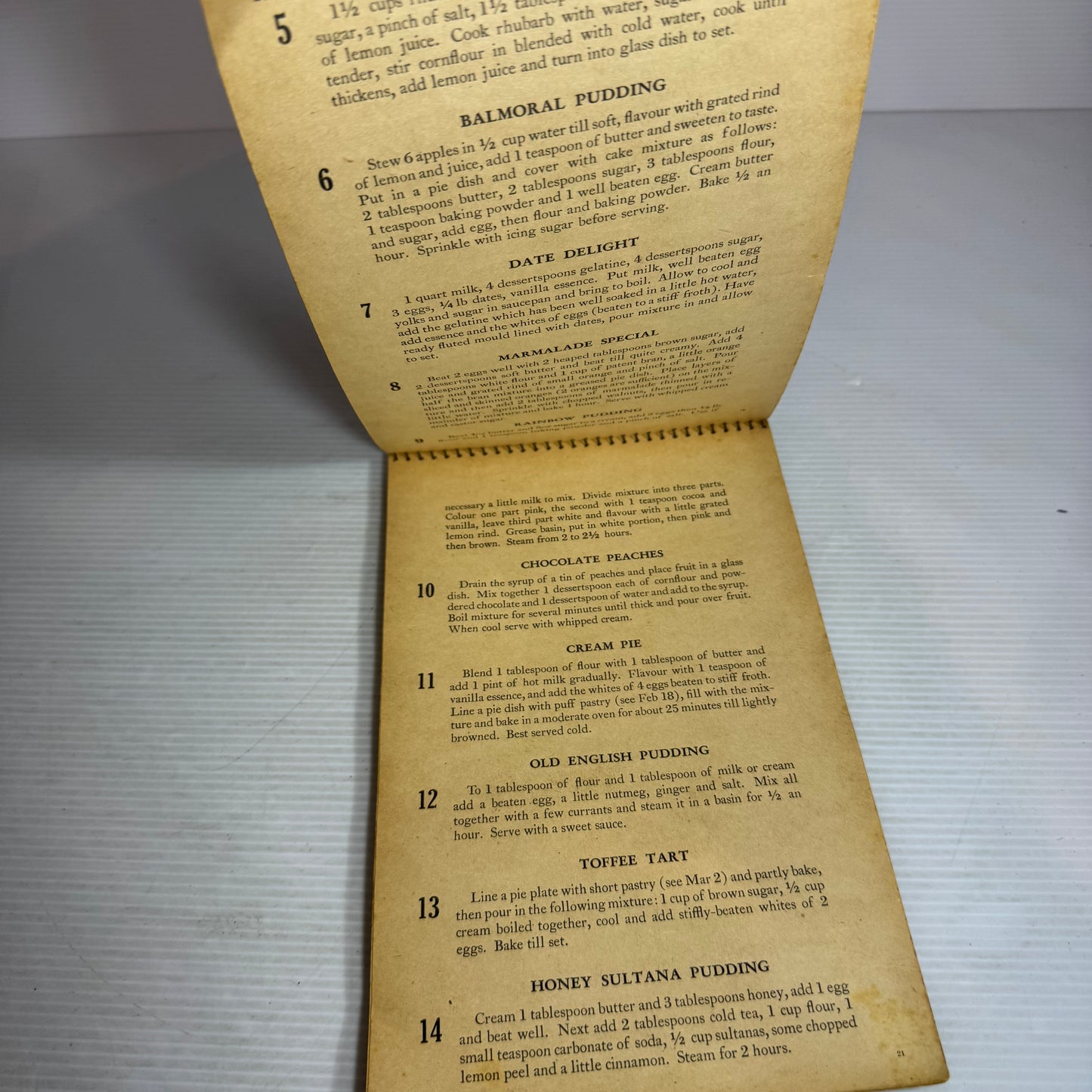 365 Puddings: One For Everyday Of The Year (Vintage 1941)