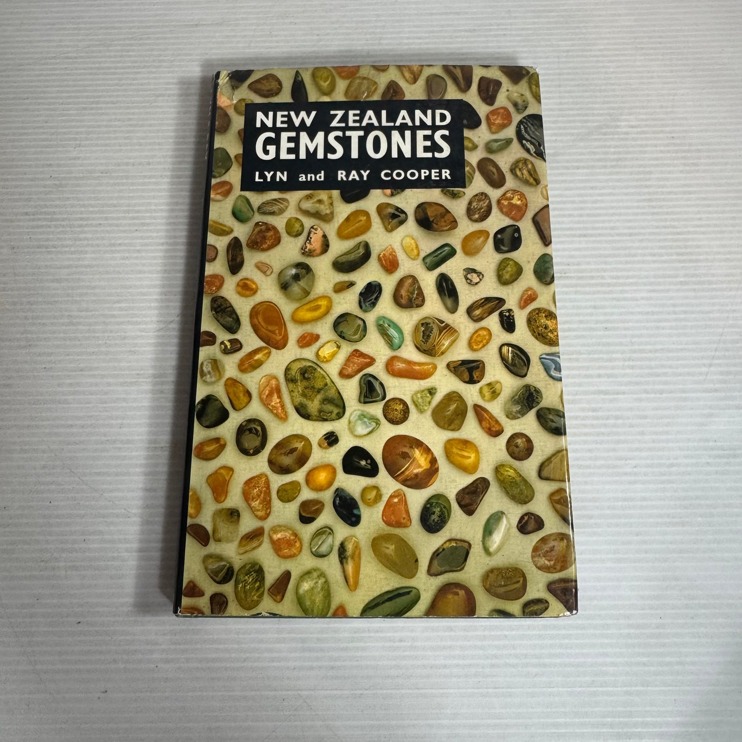 New Zealand Gemstones - Lyn and Ray Cooper (Vintage 1966)