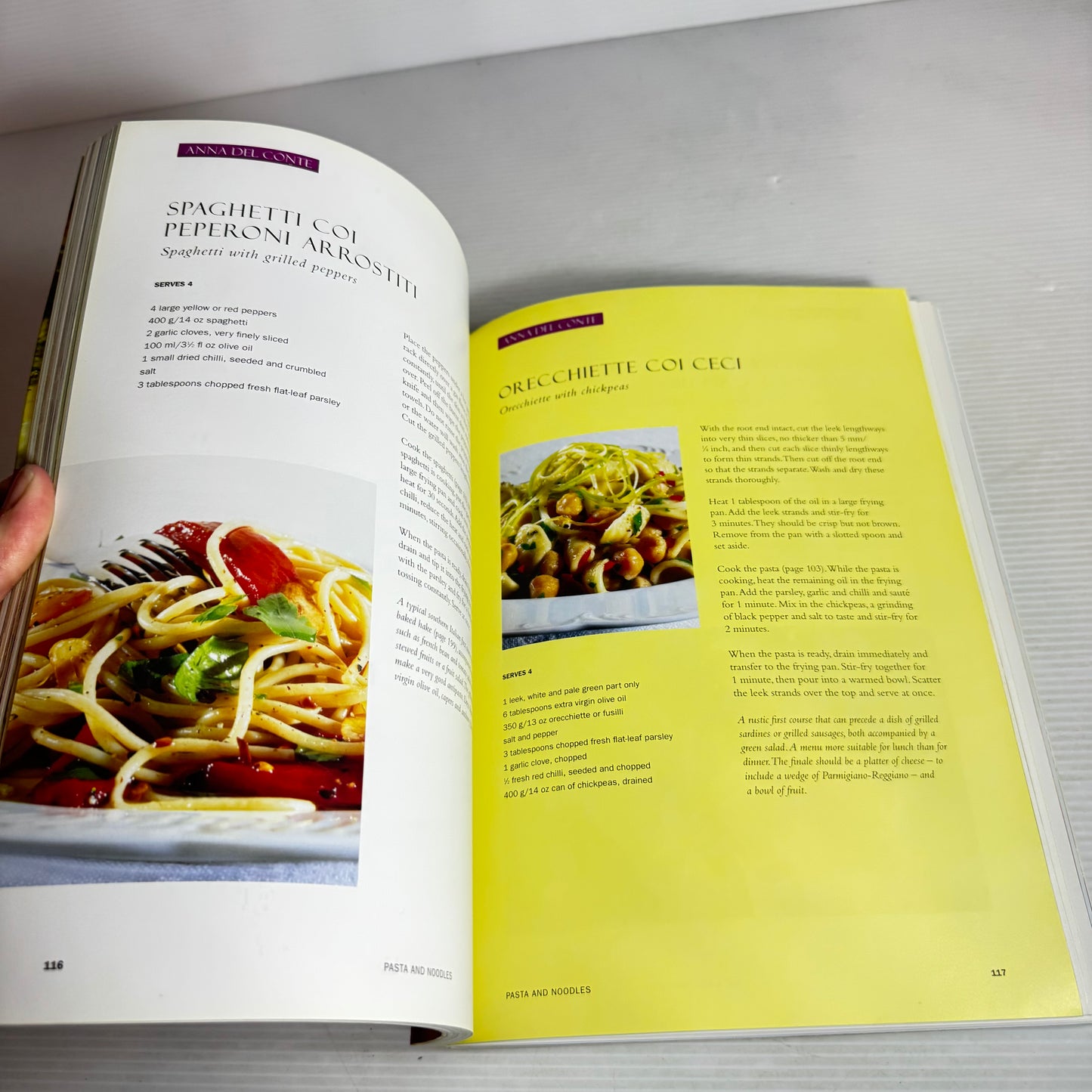 Classic Cooks : A Mouthwatering Collection of Recipes from Some of the World's Top Chefs'