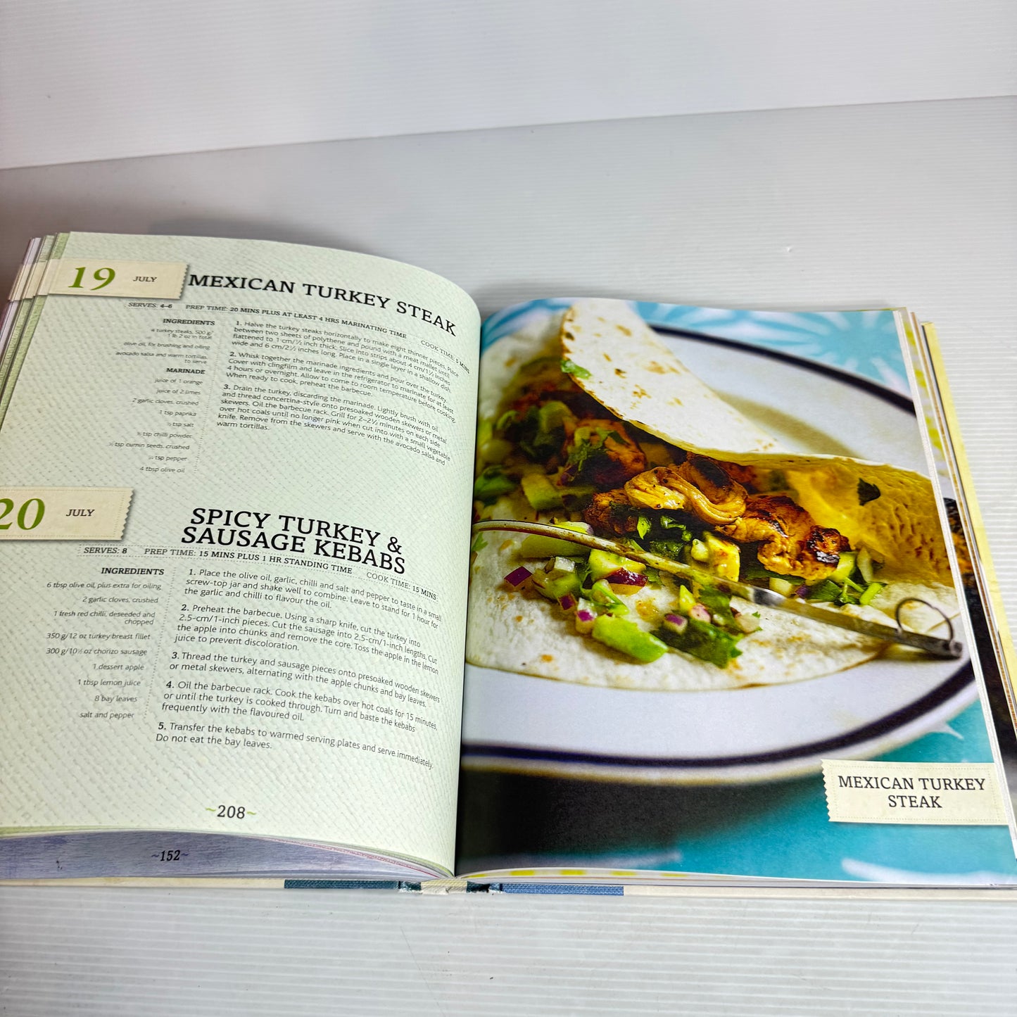A Year Full of Recipes : 365 Recipes, One For Every Day of the Year Plus 1 For a Leap Year