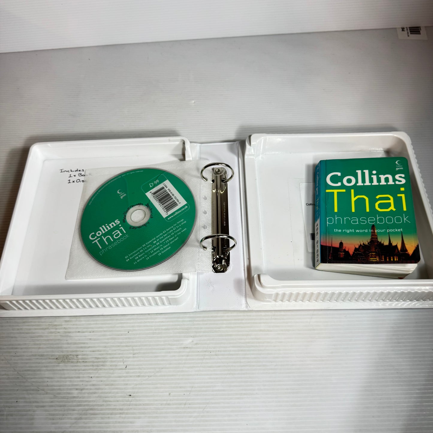 Collins Thai Phrase Book : The Right Word in Your Pocket - Includes CD and Book