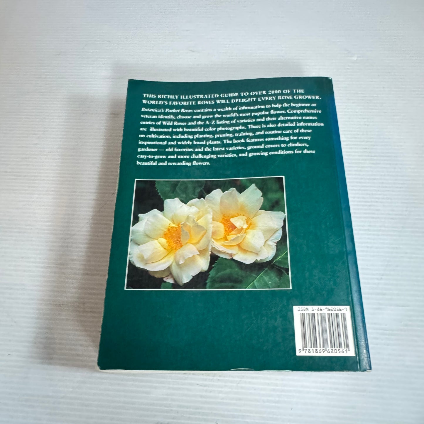 Botanica's Pocket Roses : Over 1000 Pages & Over 200 Roses Listed