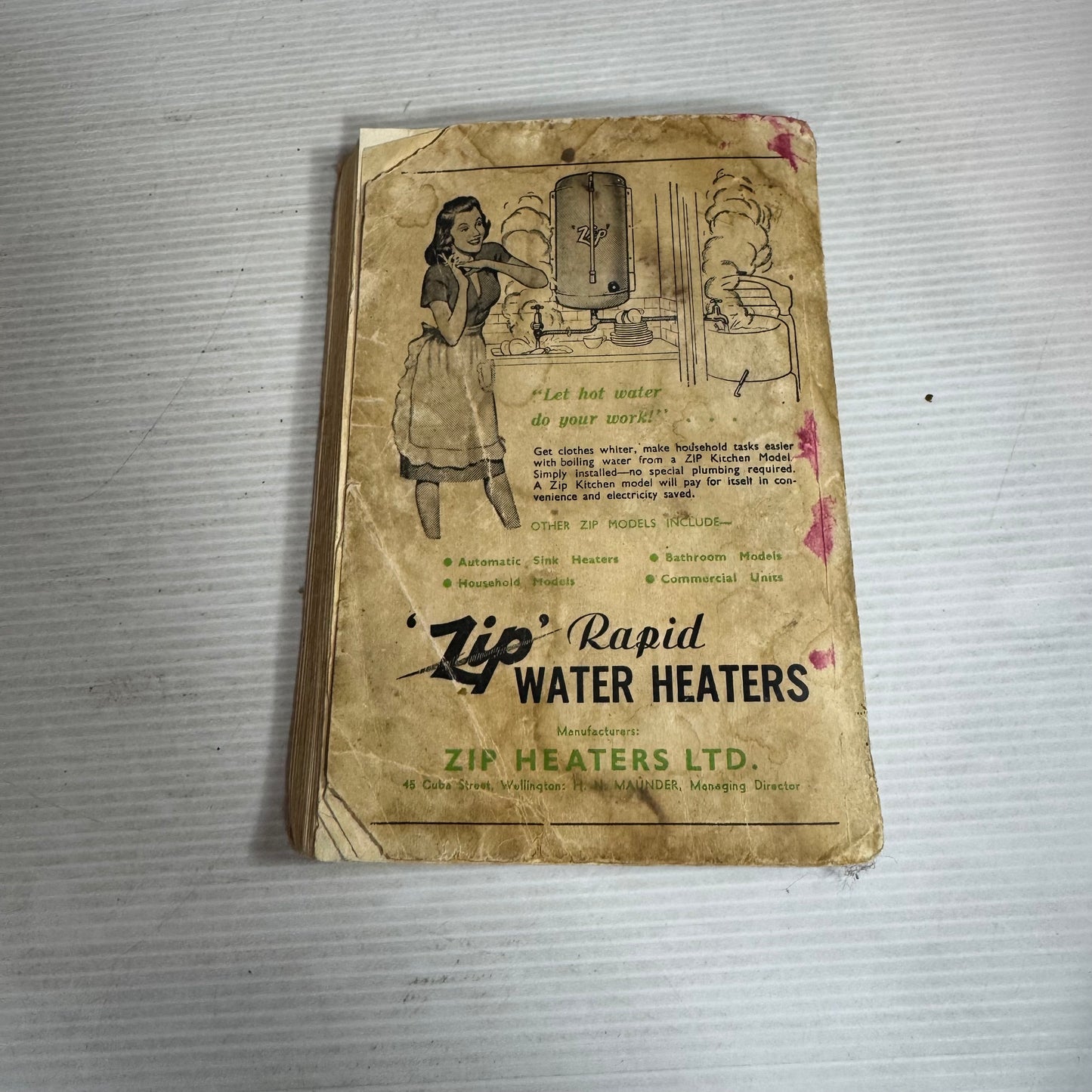 Aunt Daisy's New Book of Handy Hints (Vintage 1951 First Edition)