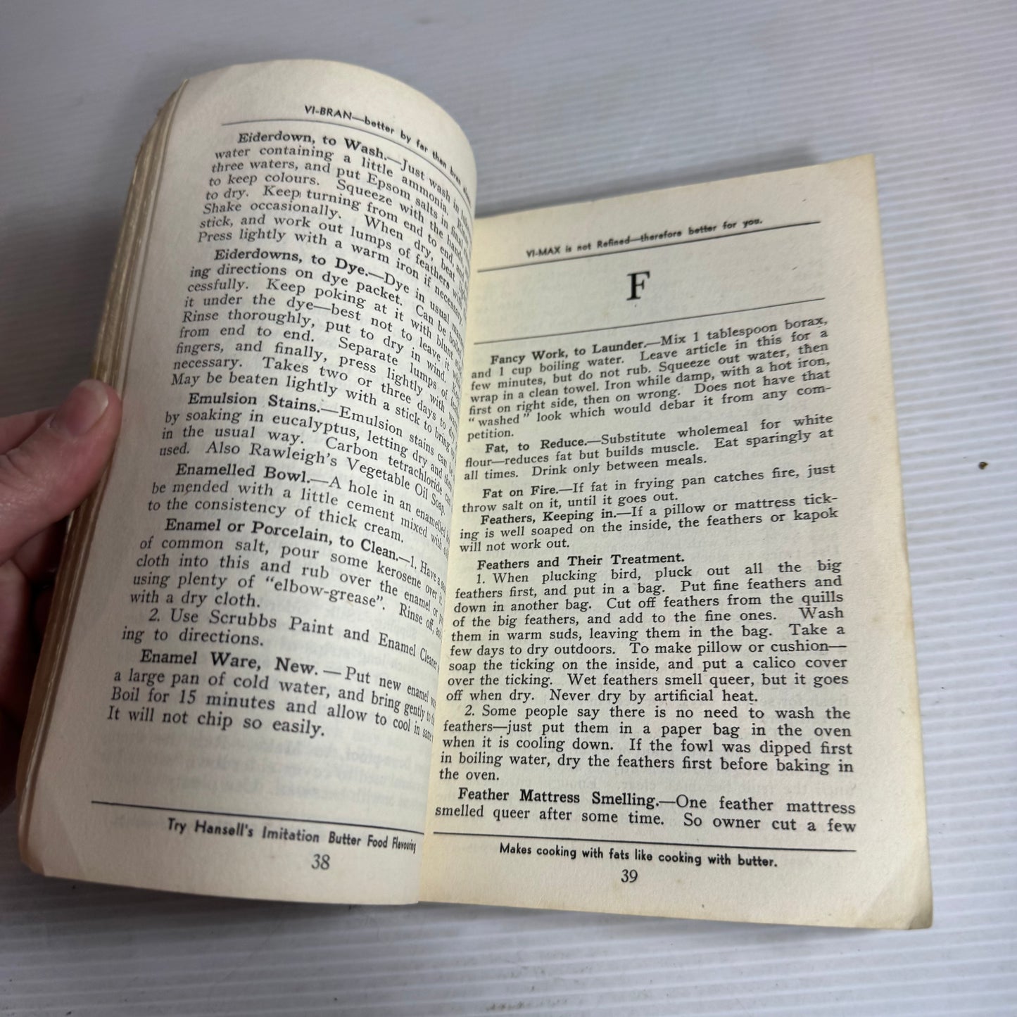 Aunt Daisy's New Book of Handy Hints (Vintage 1951 First Edition)
