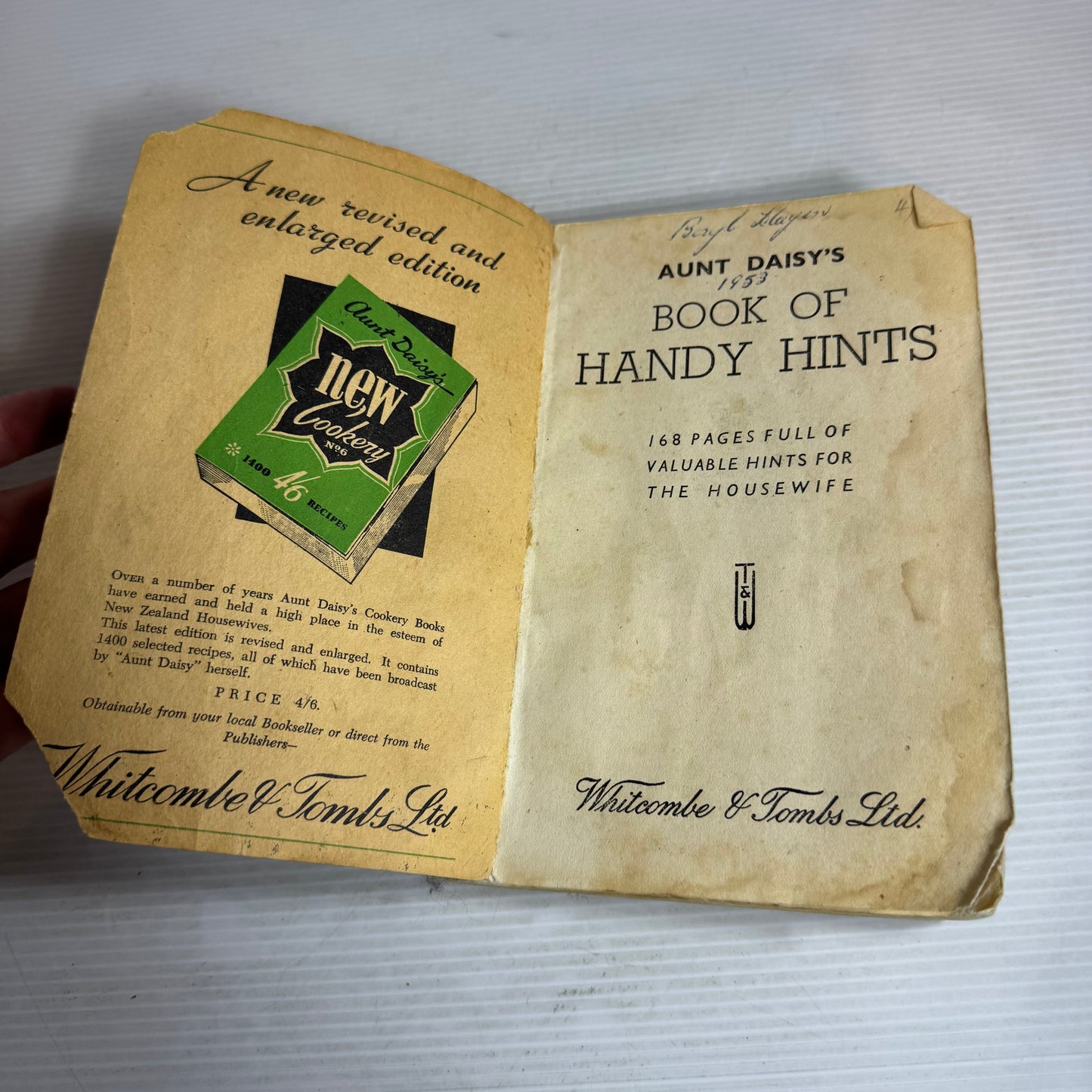 Aunt Daisy's New Book of Handy Hints (Vintage 1951 First Edition)