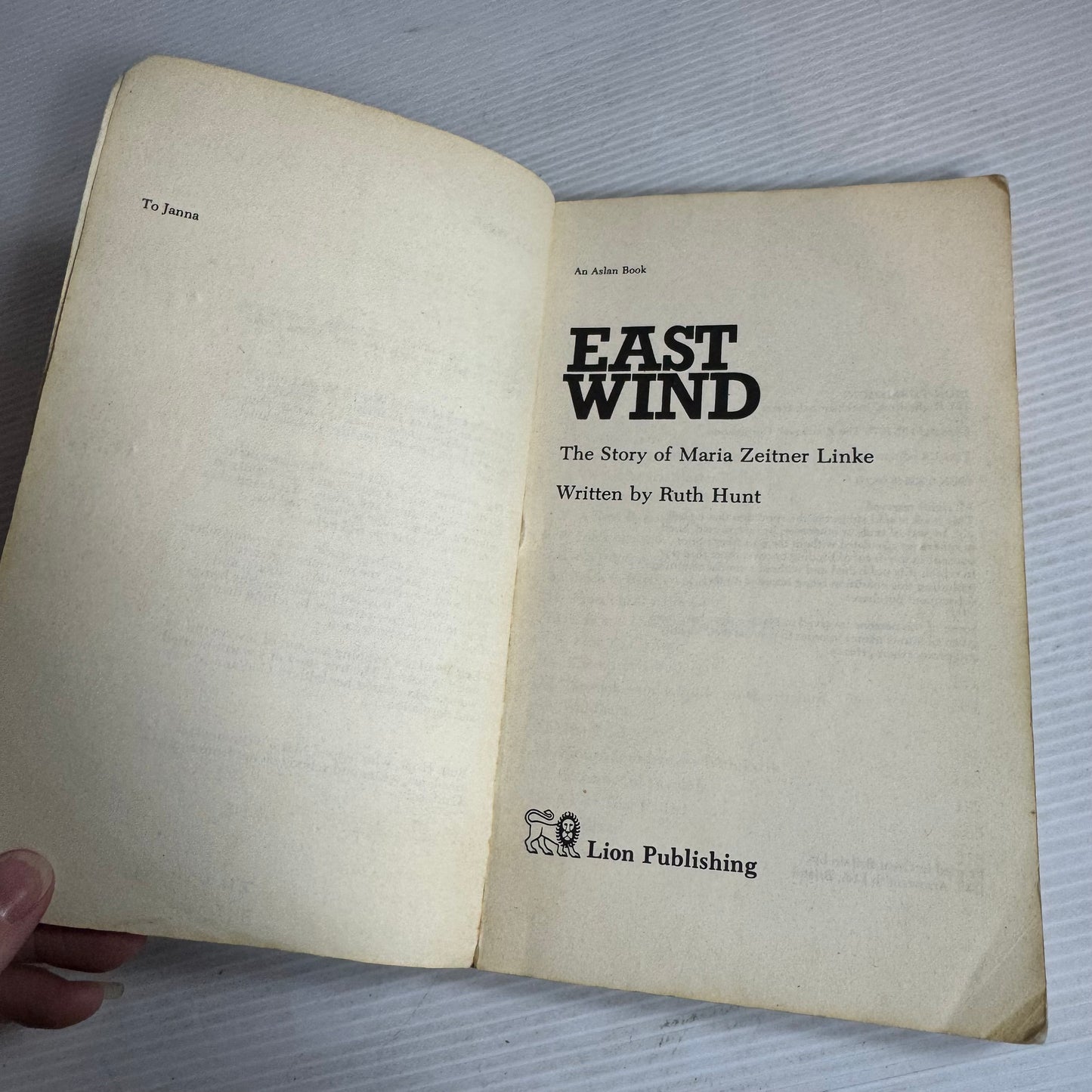 East Wind : A Story of Endurance and Faith in Stalin's Death Camps - Maria Linke and Ruth Hunt (Vintage 1977)