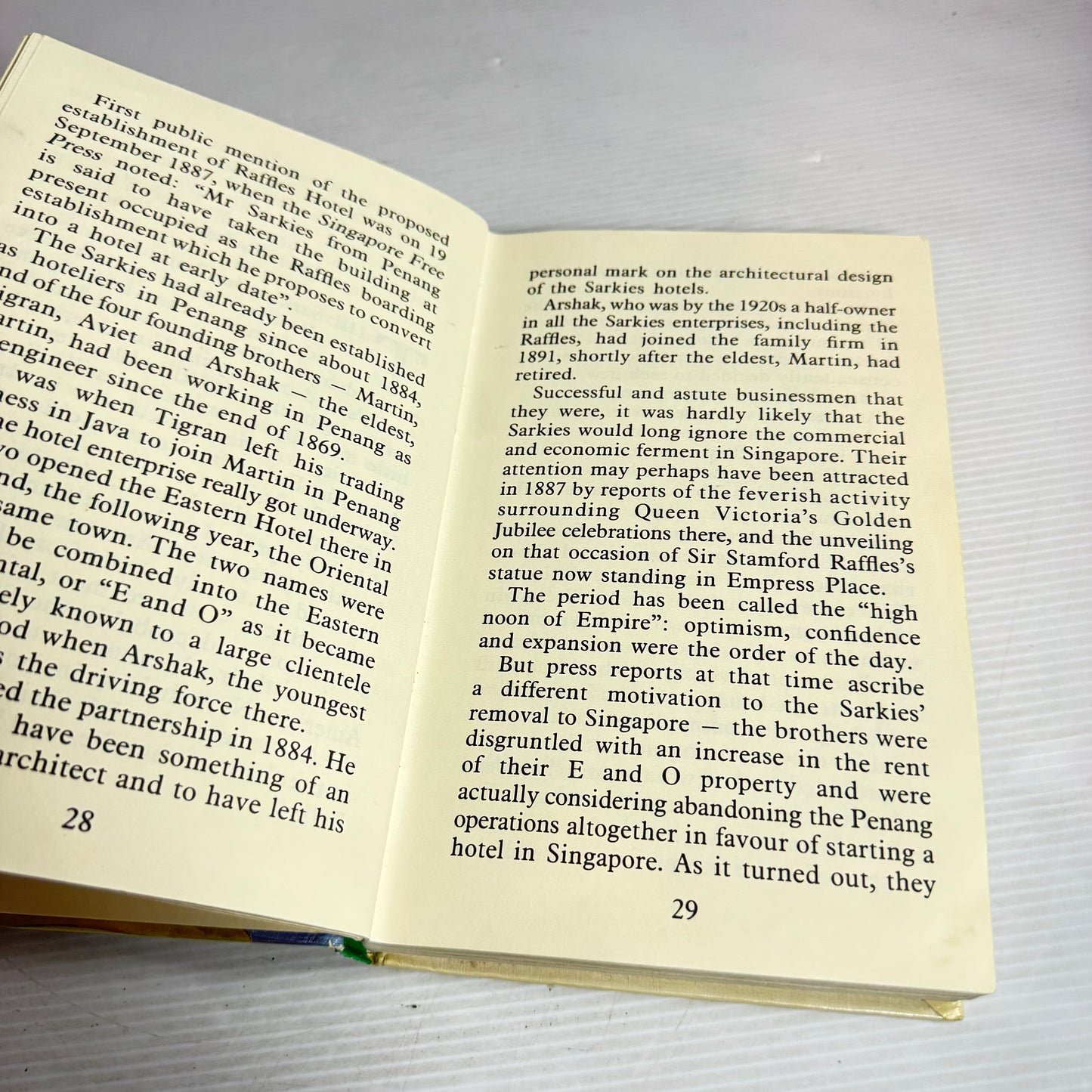 There Is Only One Raffles : The Story of a Grand Hotel - Ilsa Sharp LARGE PRINT
