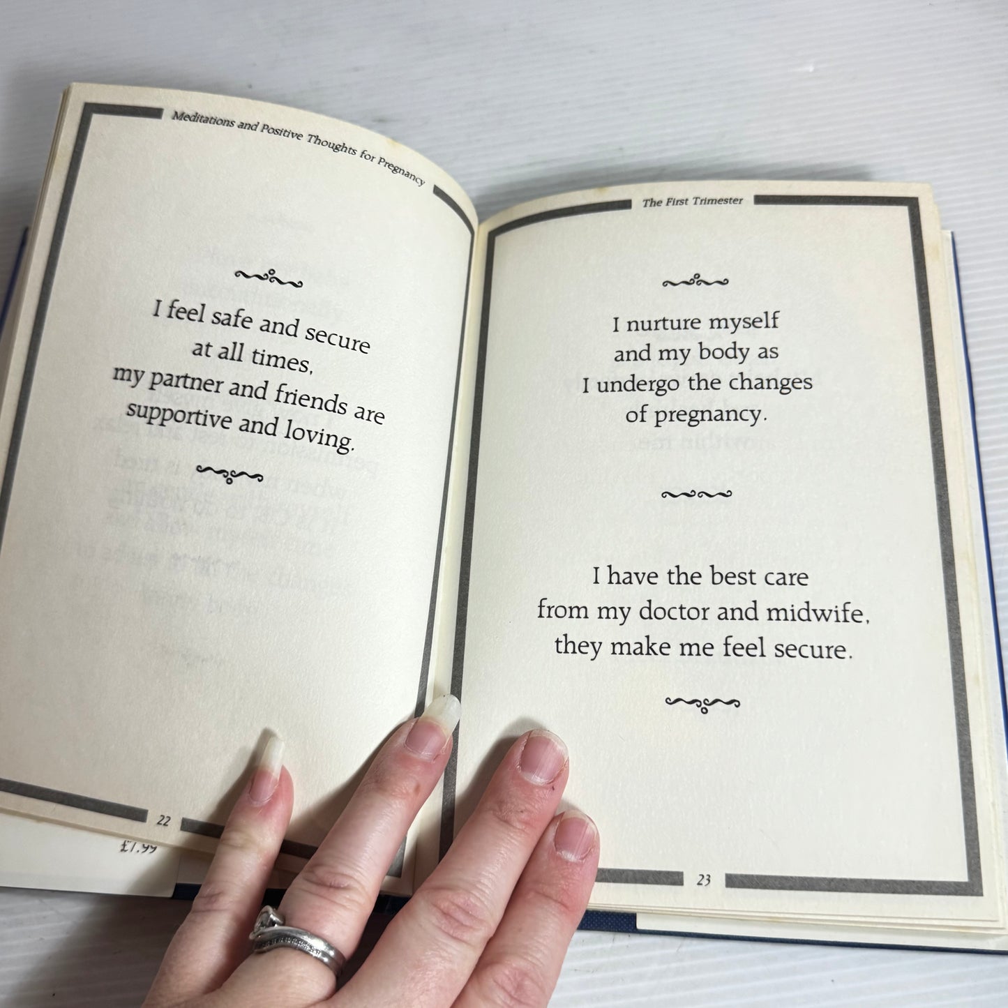 Meditations and Positive Thoughts for Pregnancy & Birth - Gilli Moorhawk