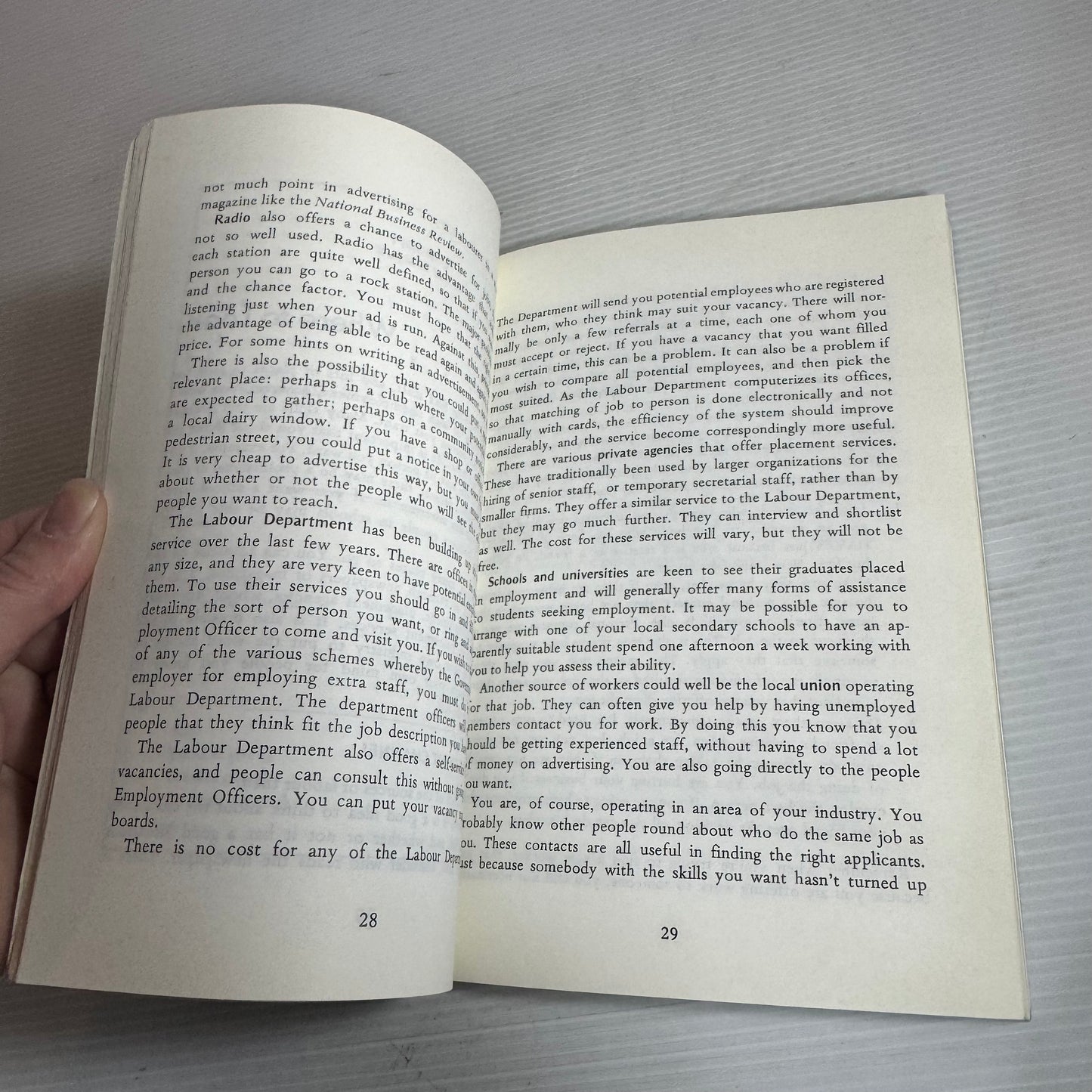 Selecting and Training Good Staff : Better Business Books Number 2 - Kevin Chapman (Vintage 1984)