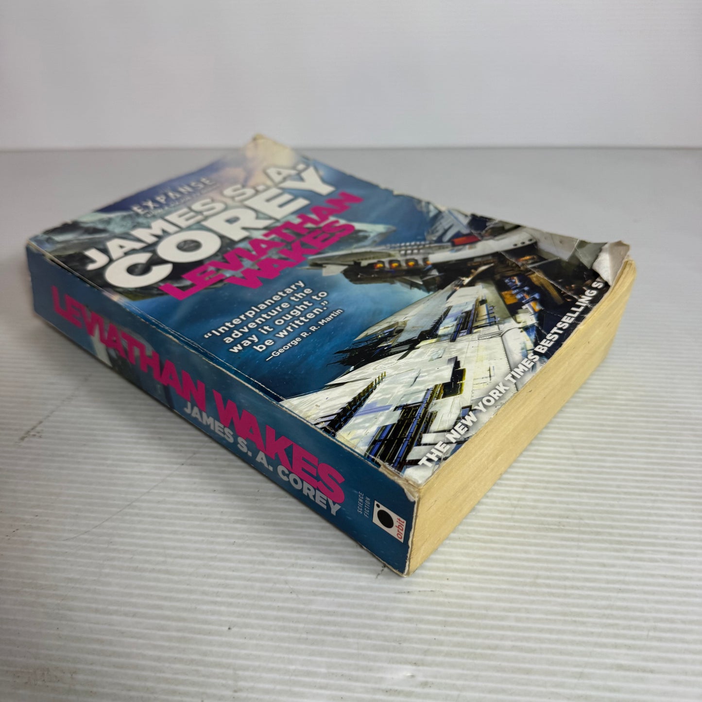 Laviathan Wakes - James S. A. Corey